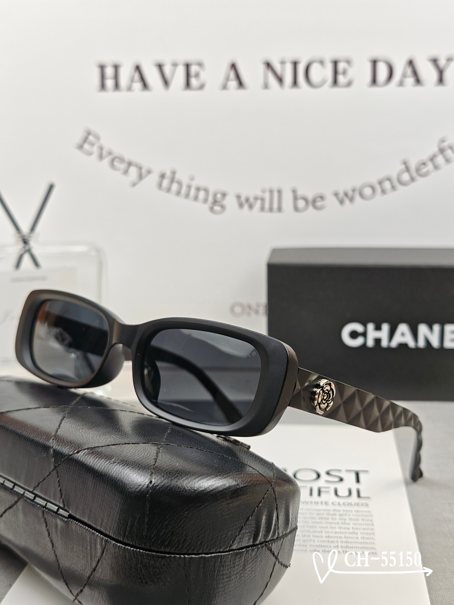   👓.【法国香奈儿-CHANEL】
         🕶.【宝丽来树脂高清镜片】
         ⭐