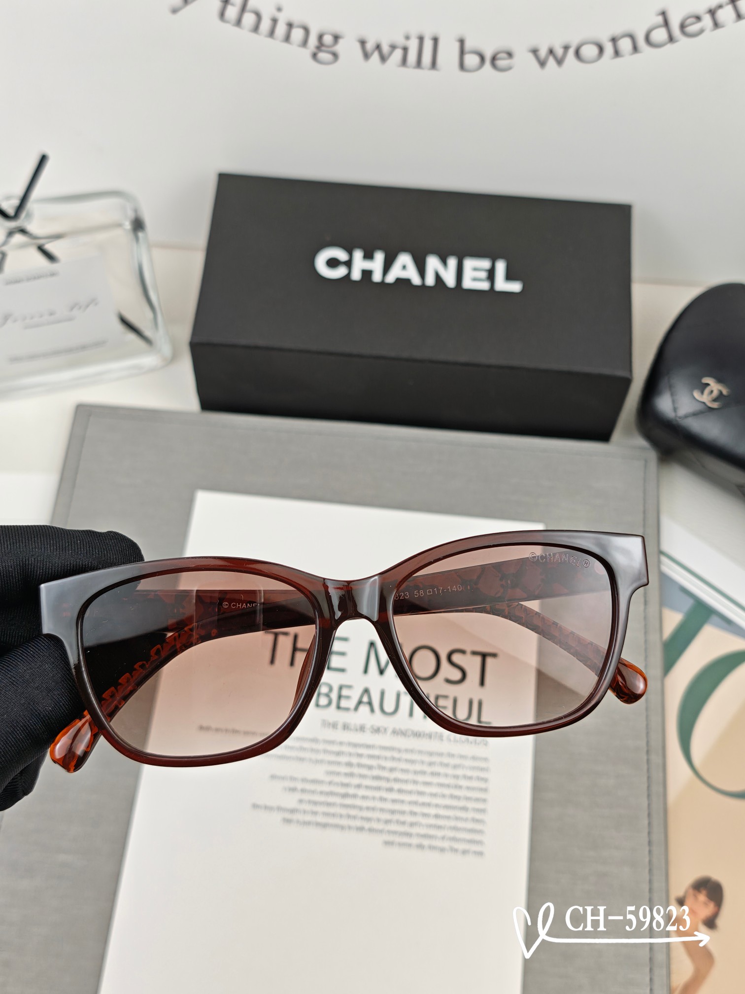   👓.【法国香奈儿-CHANEL】
         🕶.【宝丽来树脂高清镜片】
         ⭐
