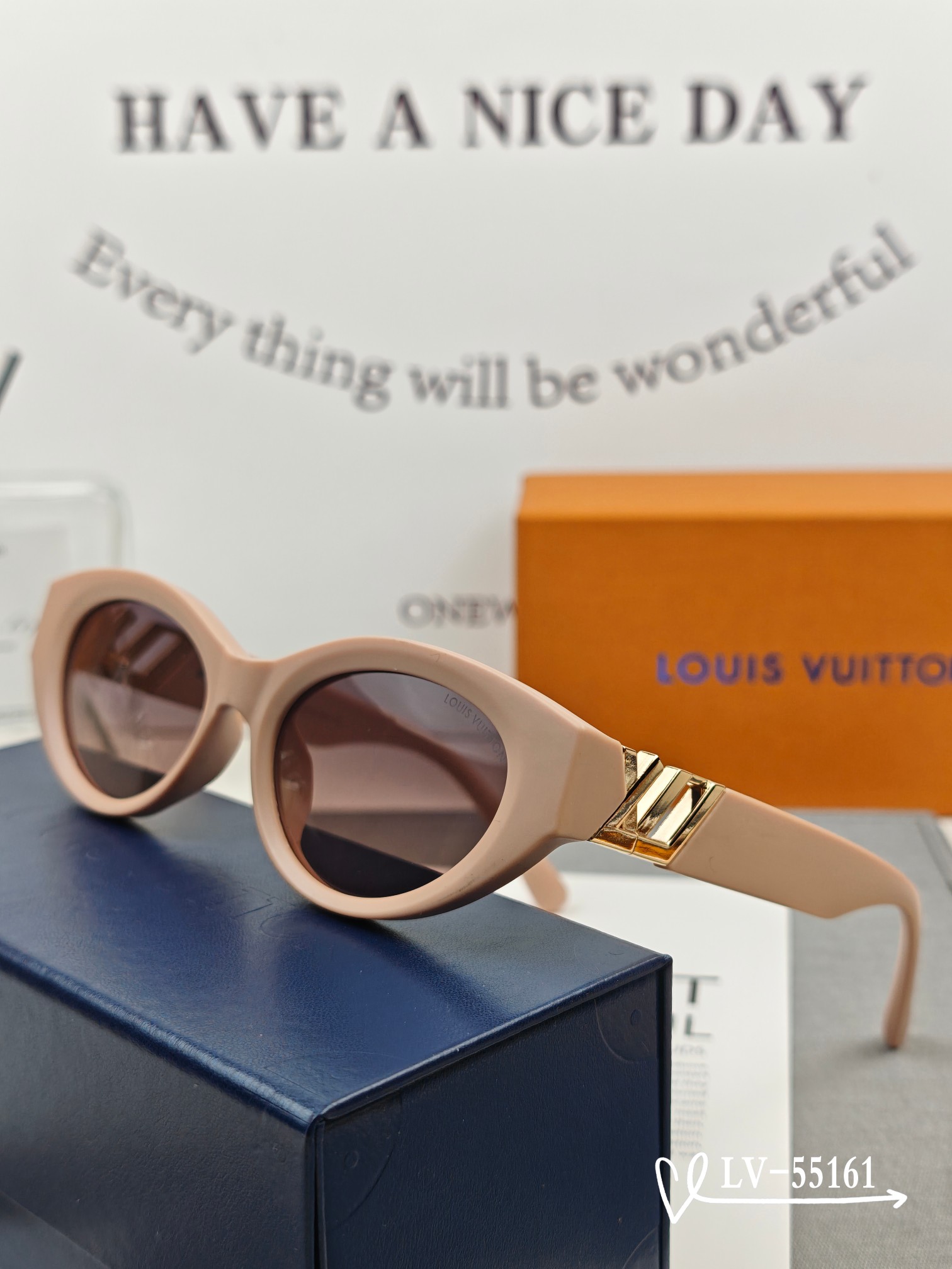   👓.【路易威登-LV】
         🕶.【宝丽来树脂镜片】
         ⭐️.【TR镜架