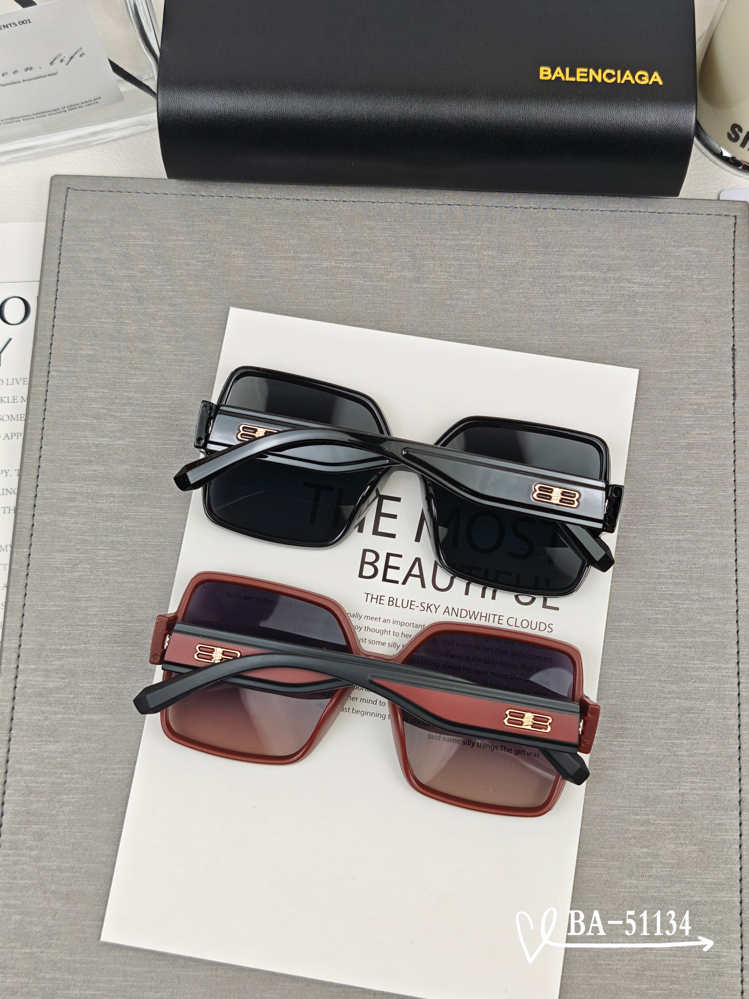   👓.【巴黎世家-Balenciaga】
         🕶.【宝丽来树脂镜片】
         