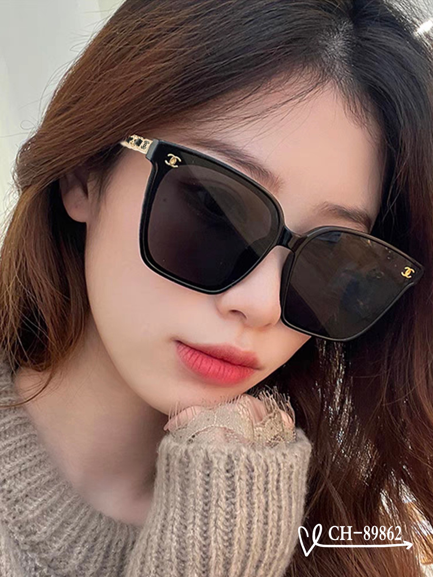 NO:245233,.【French Chanel-CHANEL】.【Polaroid resin high-definition lens】.【TR frame-light and comfortable to wear】.【size63-17-】.【New small-scented sunglasses reduce the burden of strong light, block harmful light and prevent radiation, essential products for travel and clothes, and you can also use it when driving!  Brand philosophy - popular is fleeting, and style is forever. A must-have when going out!  Model89862♀】Glasses, sunglasses, glasses, chanel, chanel19860909.【法国香奈儿-CHANEL】 .【宝丽来树脂高清镜片】 .【TR镜架-轻便佩戴舒适】 .【size63-17-】 .【新款小香太阳镜减轻强光负担,遮挡有害光线防辐射,出行旅游搭配衣服必备品,开车也可以用哦！品牌理念-流行稍纵即逝,风格永存.出门必备哦！Model89862♀】眼镜墨镜太阳镜,眼镜,chanel,chanel,glasses