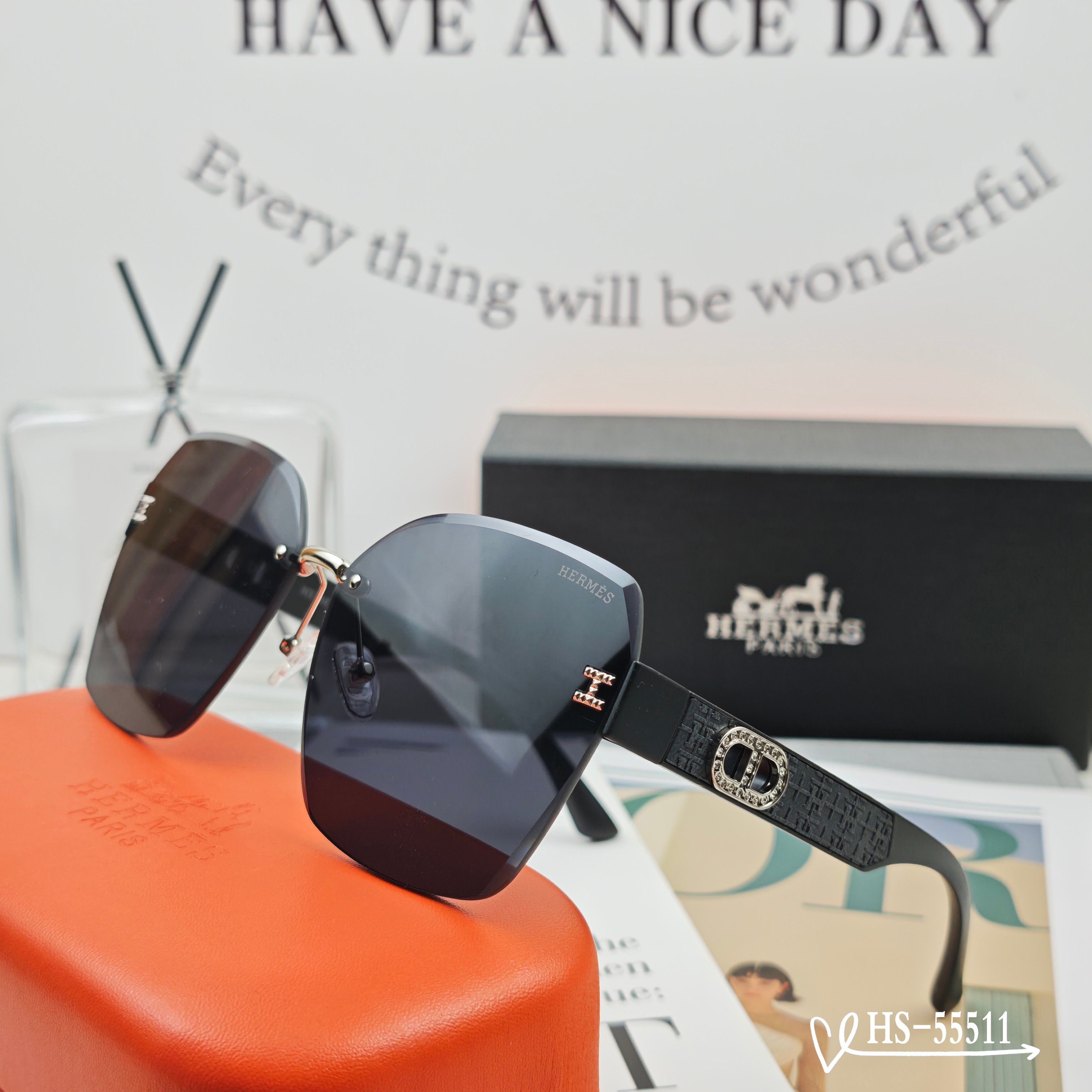    👓.【爱马仕-HERMES】
         🕶.【宝丽来树脂偏光镜片】
         ⭐️