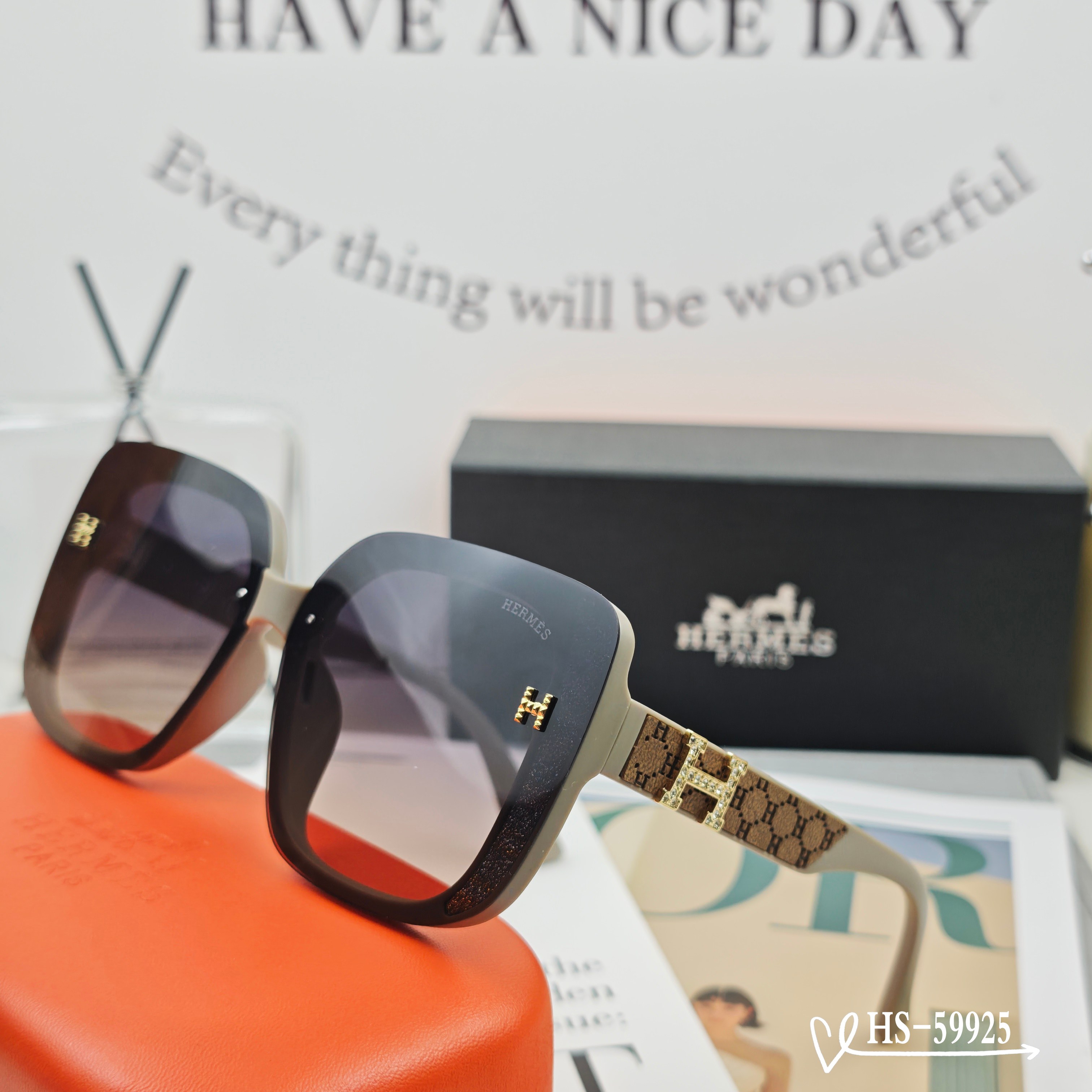    👓.【爱马仕-HERMES】
         🕶.【宝丽来树脂偏光镜片】
         ⭐️