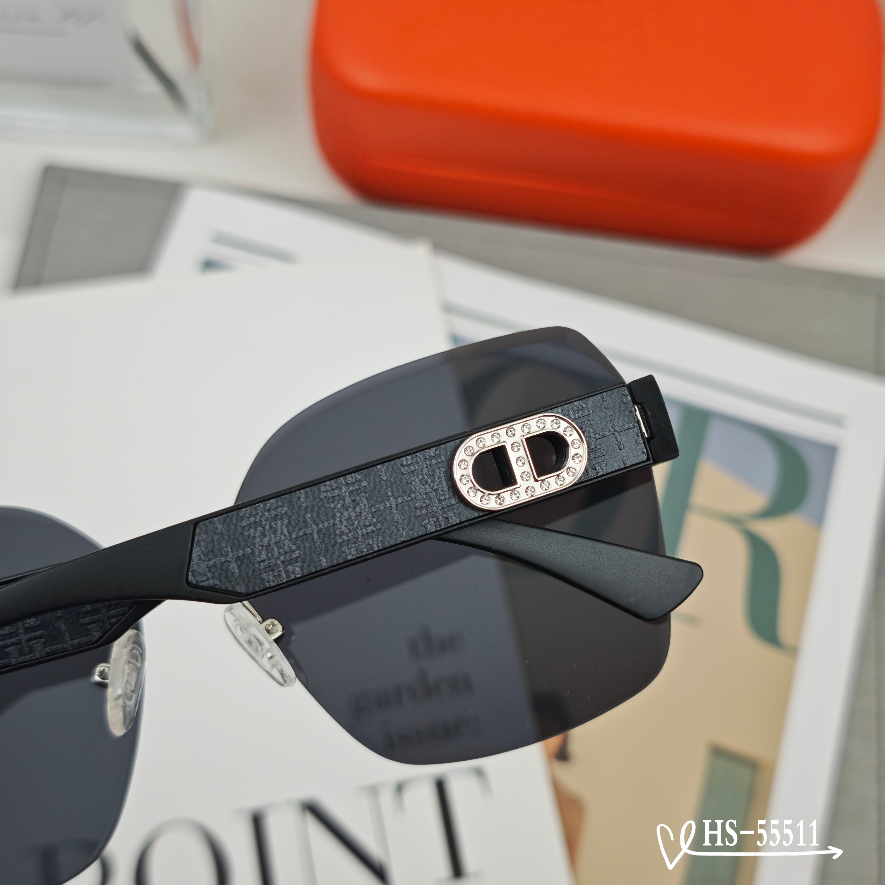    👓.【爱马仕-HERMES】
         🕶.【宝丽来树脂偏光镜片】
         ⭐️