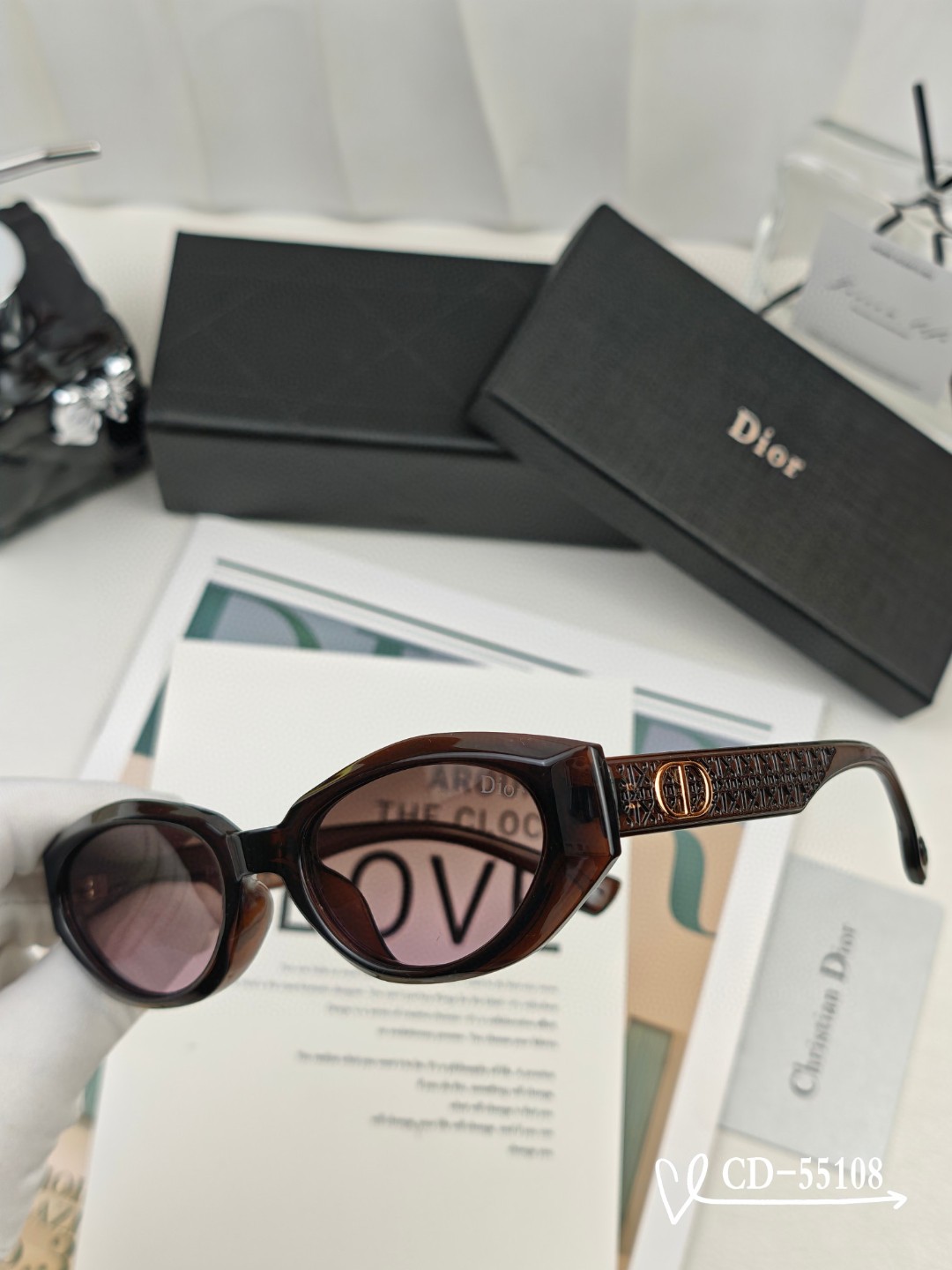    👓.【法国迪奥-DIOR】
         🕶️.【宝丽来树脂偏光镜片】
         ⭐️