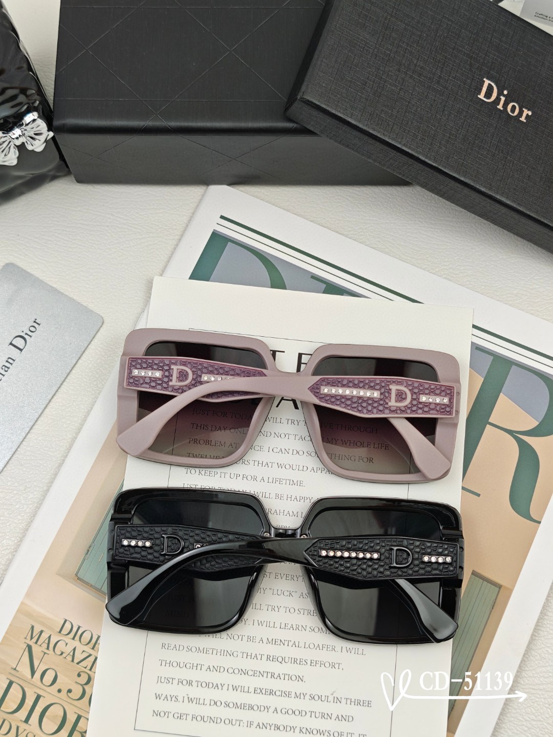    👓.【法国迪奥-DIOR】
         🕶️.【宝丽来树脂偏光镜片】
         ⭐️