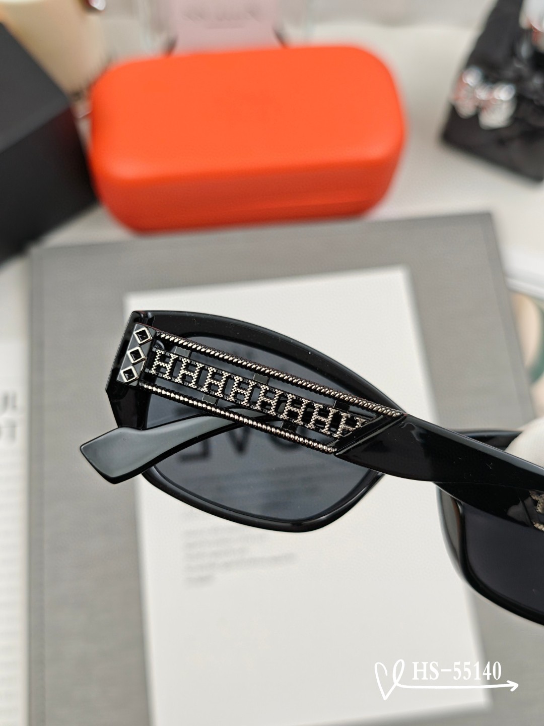    👓.【爱马仕-HERMES】
         🕶.【宝丽来树脂偏光镜片】
         ⭐️