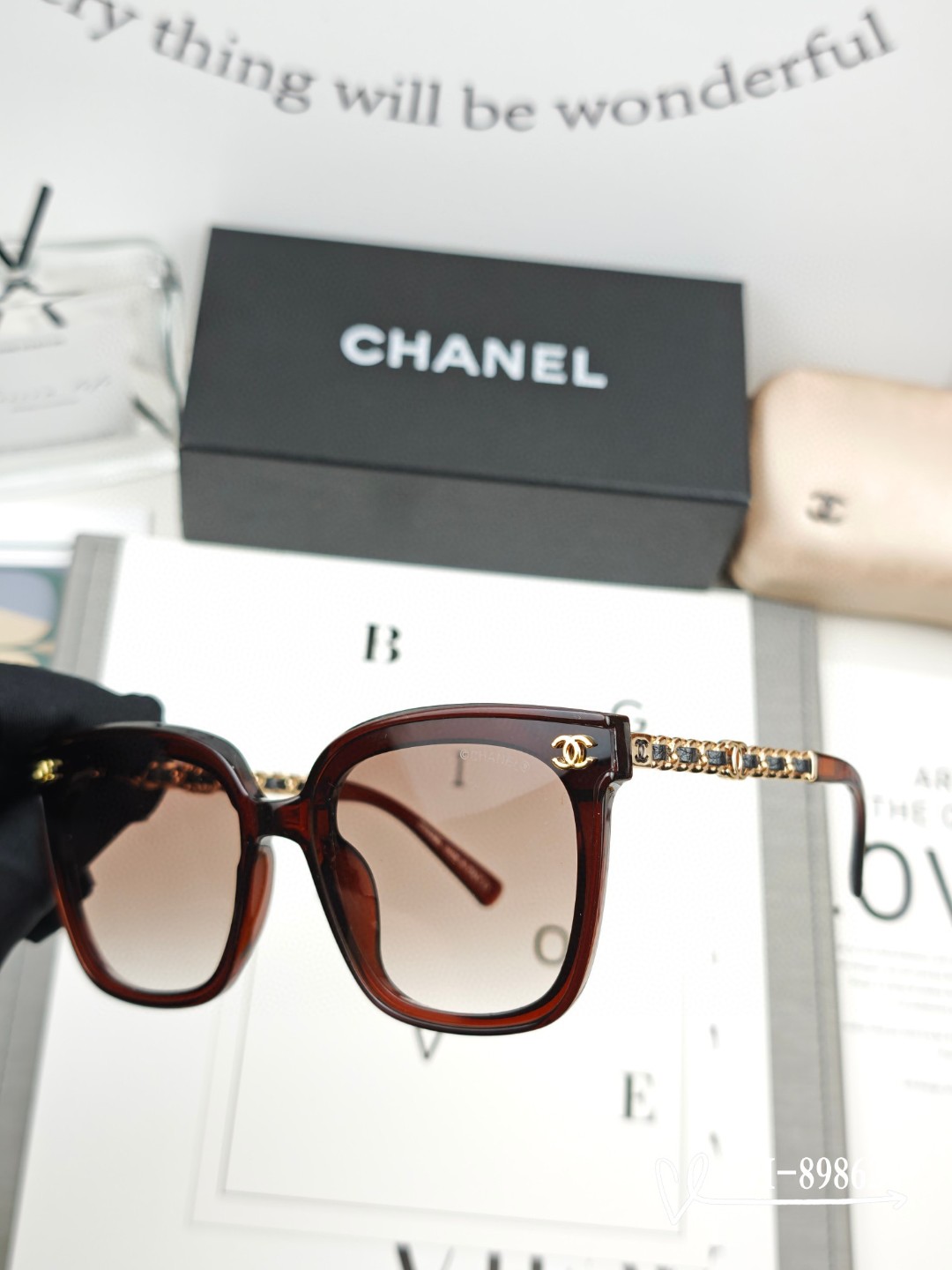   👓.【法国香奈儿-CHANEL】
         🕶.【宝丽来树脂高清镜片】
         ⭐