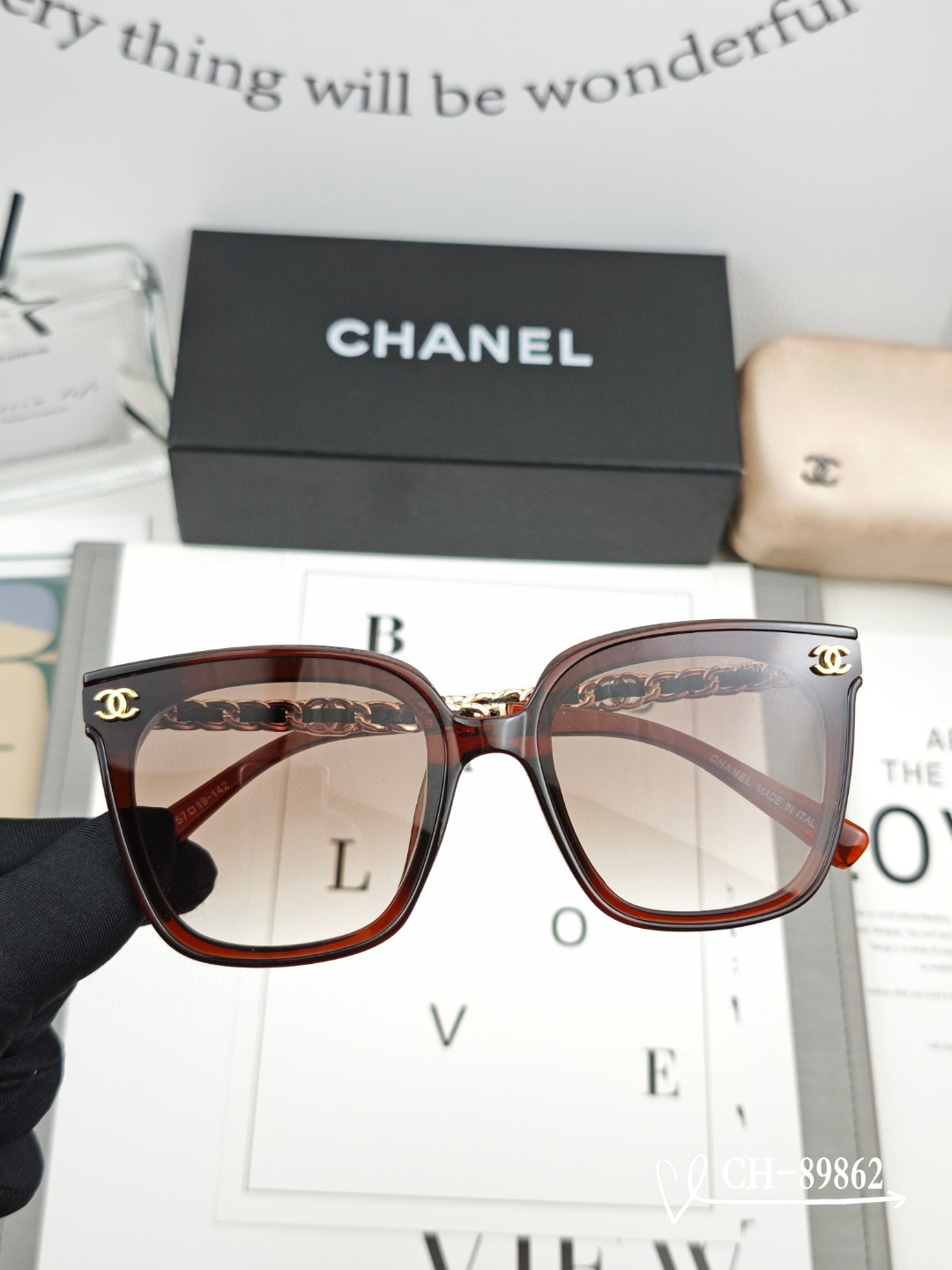   👓.【法国香奈儿-CHANEL】
         🕶.【宝丽来树脂高清镜片】
         ⭐