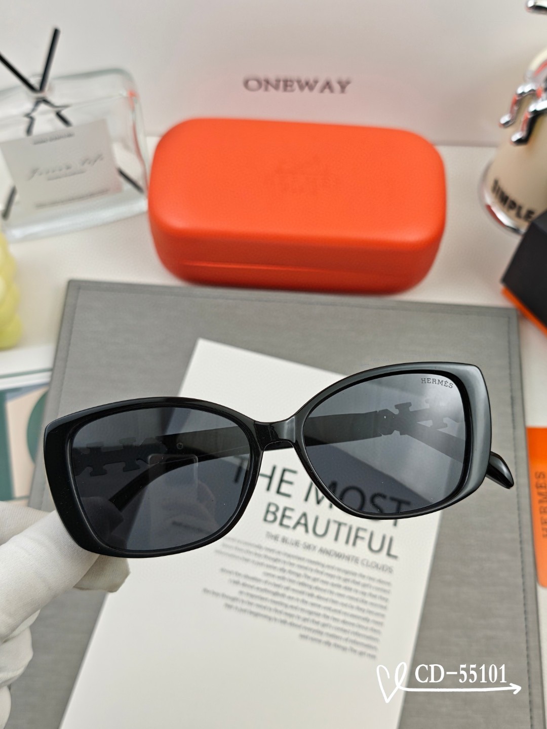    👓.【爱马仕-HERMES】
         🕶.【宝丽来树脂偏光镜片】
         ⭐️