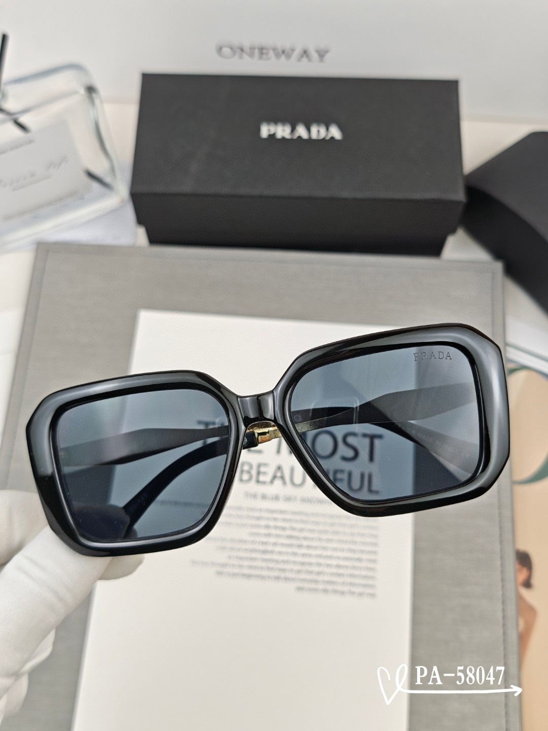   👓.【PRADA-普拉达】
         🕶.【宝丽来树脂镜片】
         ⭐️.【TR