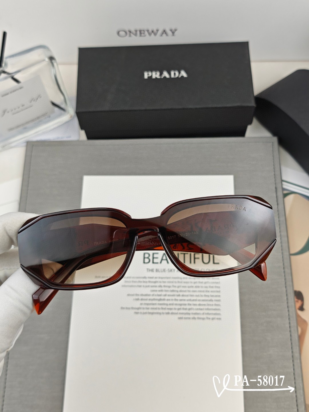   👓.【PRADA-普拉达】
         🕶.【宝丽来树脂镜片】
         ⭐️.【TR
