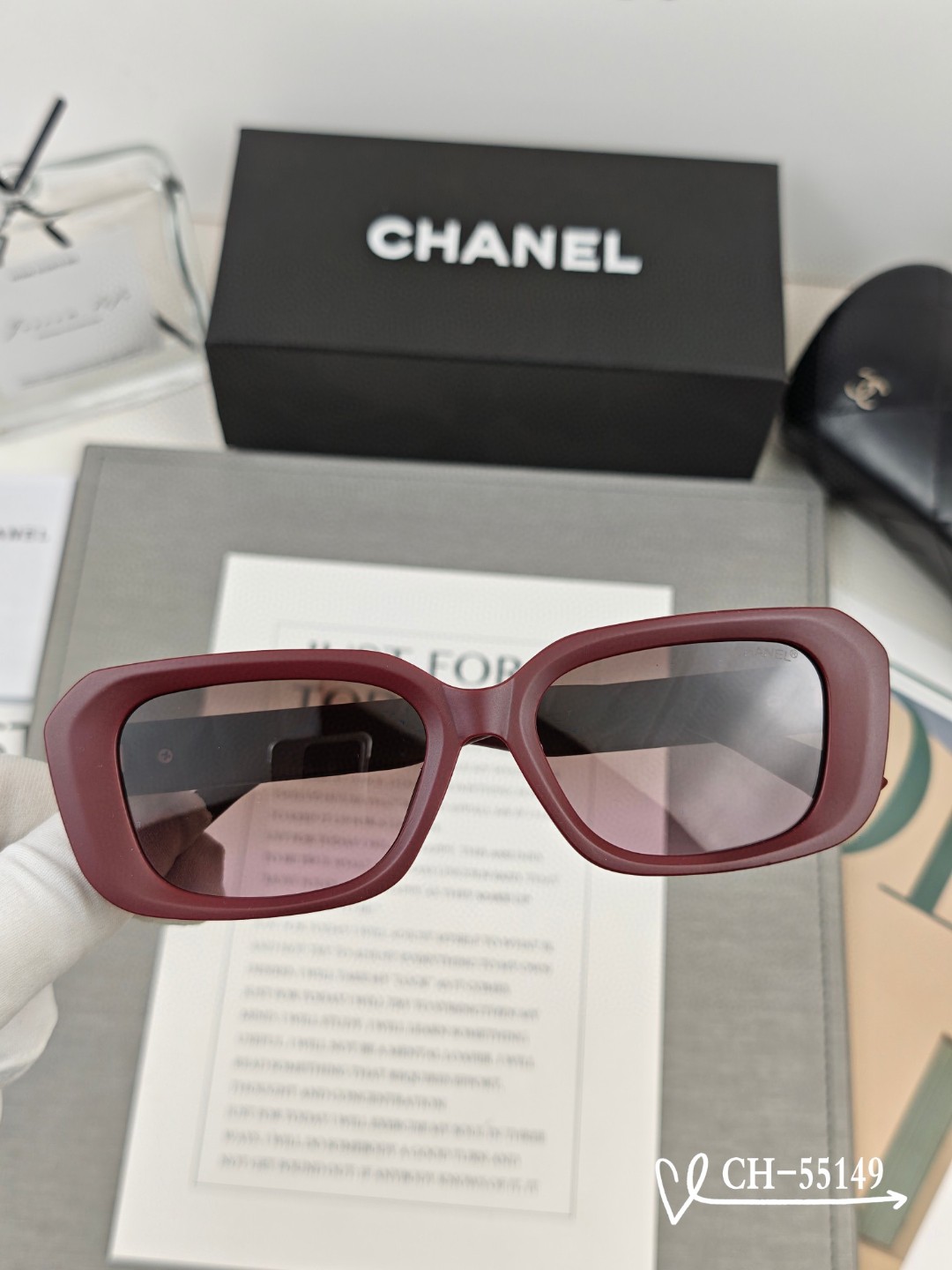   👓.【法国香奈儿-CHANEL】
         🕶.【宝丽来树脂高清镜片】
         ⭐