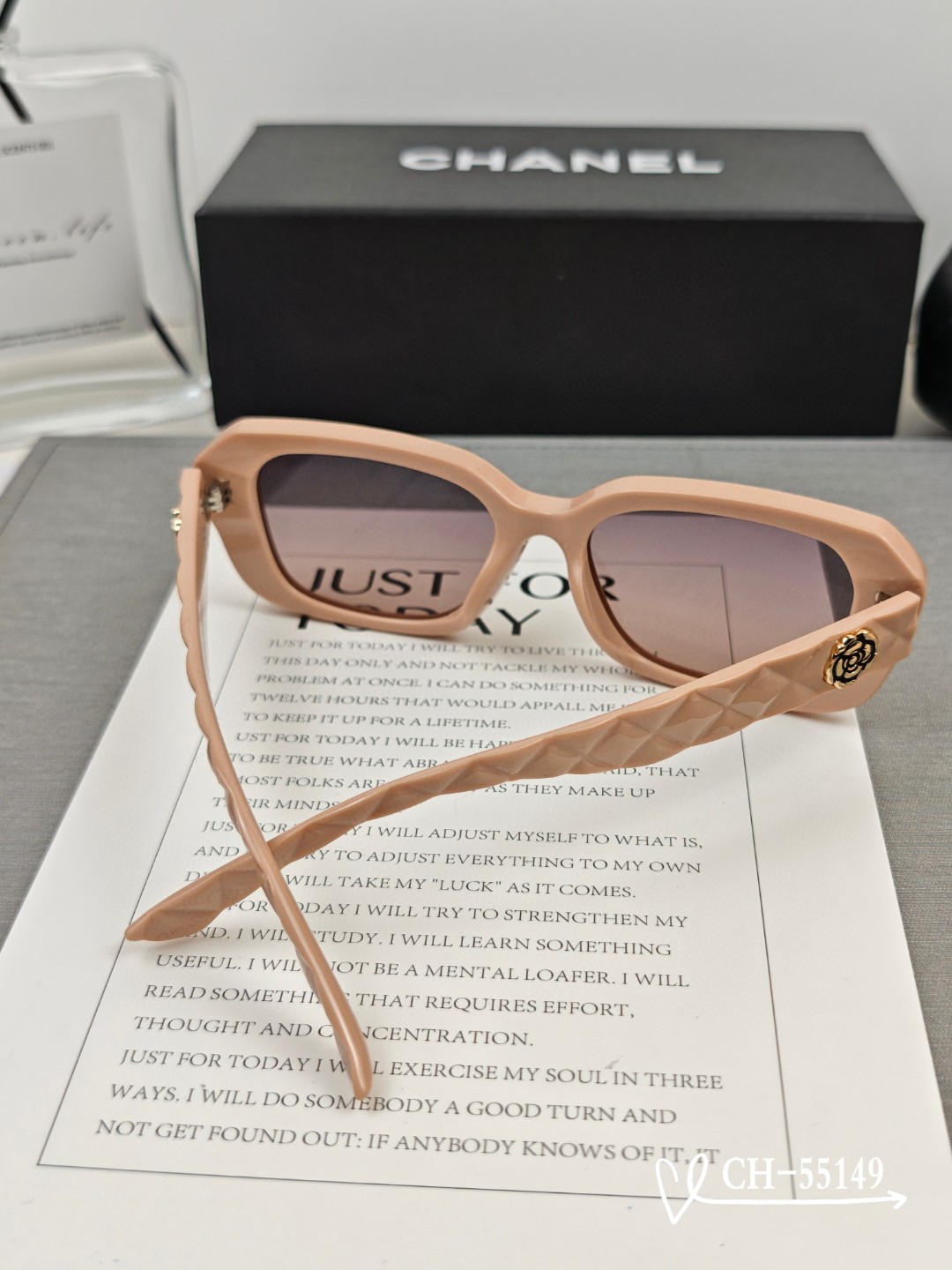  👓.【法国香奈儿-CHANEL】
         🕶.【宝丽来树脂高清镜片】
         ⭐