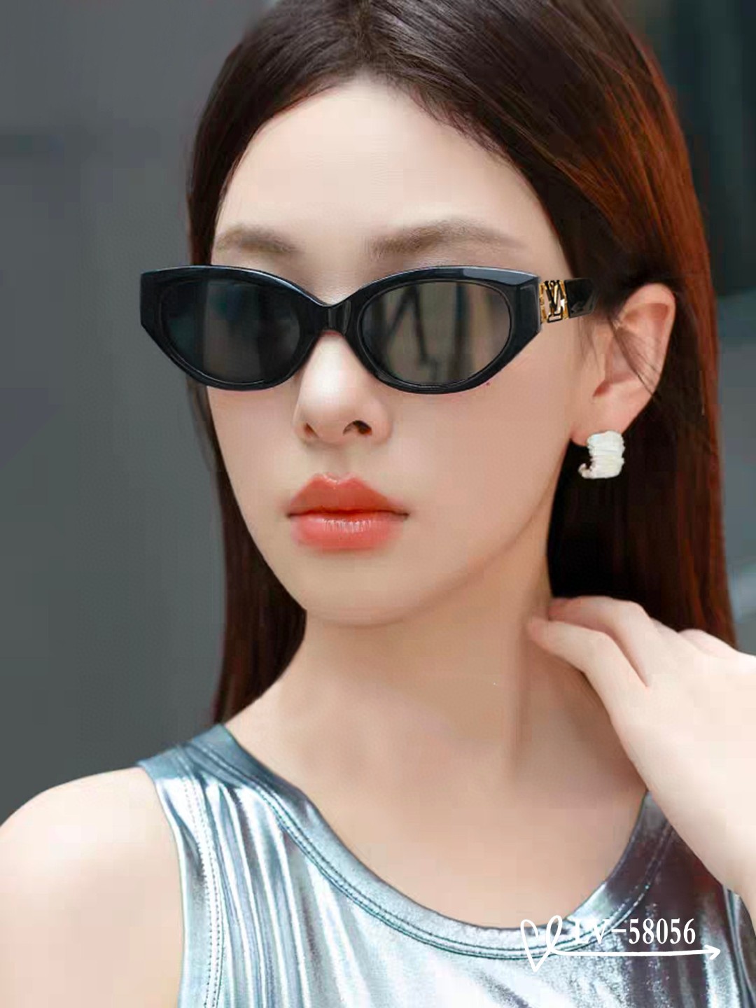 NO:248718,.【Louis Vuitton-LV】.【Polaroid resin lens】.【TR frame is light and comfortable to wear】.【size-13-145】.【New sunglasses reduce the burden of strong light, same style as celebrities, block harmful light and prevent radiation, essential products for travel and matching clothes, you can also use it when driving!  Lead the new fashion concept and don't let the sun disturb your interest. Model58056♀】Glasses, sunglasses, sunglasses, glasses, louis vuitton, louis vuitton19860909.【路易威登-LV】 .【宝丽来树脂镜片】 .【TR镜架轻便佩戴舒适】 .【size-13-145】 .【新款太阳镜减轻强光负担,明星同款,遮挡有害光线防辐射,出行旅游搭配衣服必备品,开车也可以用哦！引领时尚新概念,不让阳光打扰你的兴致.Model58056♀】眼镜墨镜太阳镜,眼镜,louis vuitton,louis vuitton,glasses