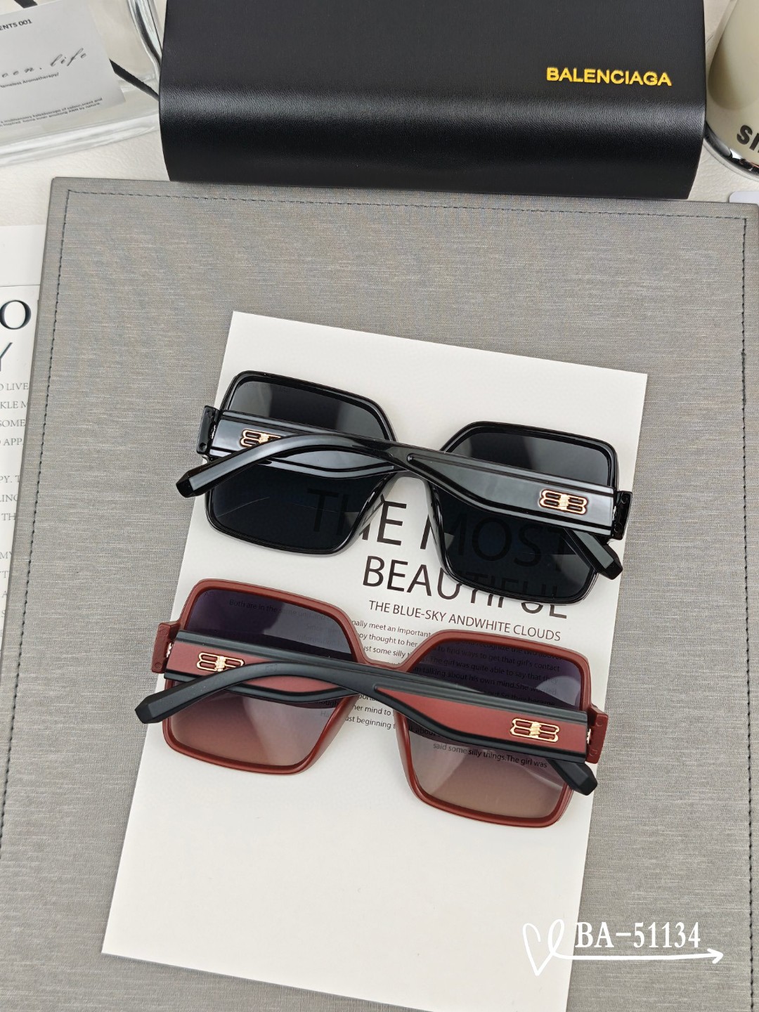   👓.【巴黎世家-Balenciaga】
         🕶.【宝丽来树脂镜片】
         