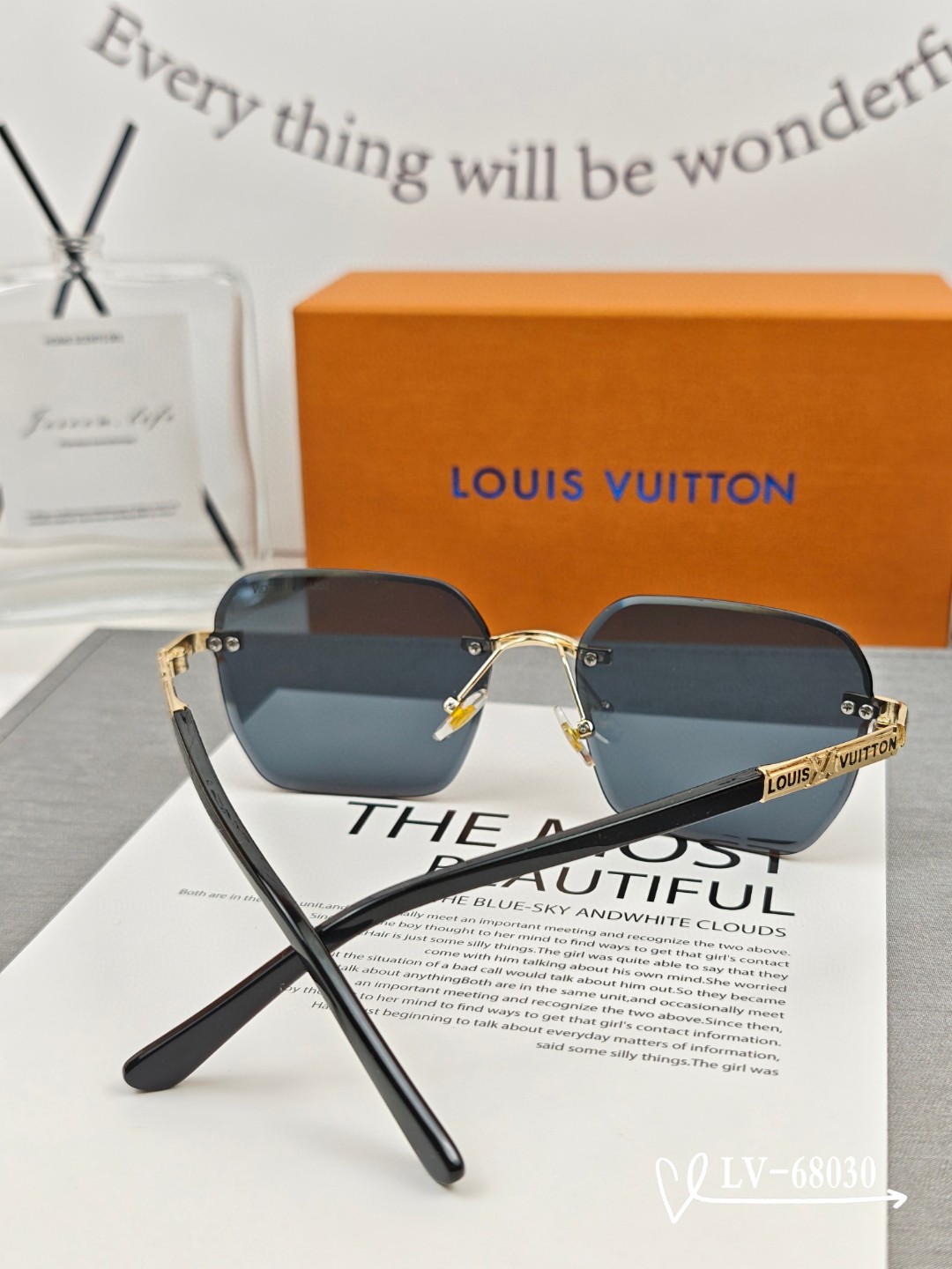    👓.【LV-路易威登】
         🕶️.【宝丽来树脂偏光镜片】
         ⭐️.【