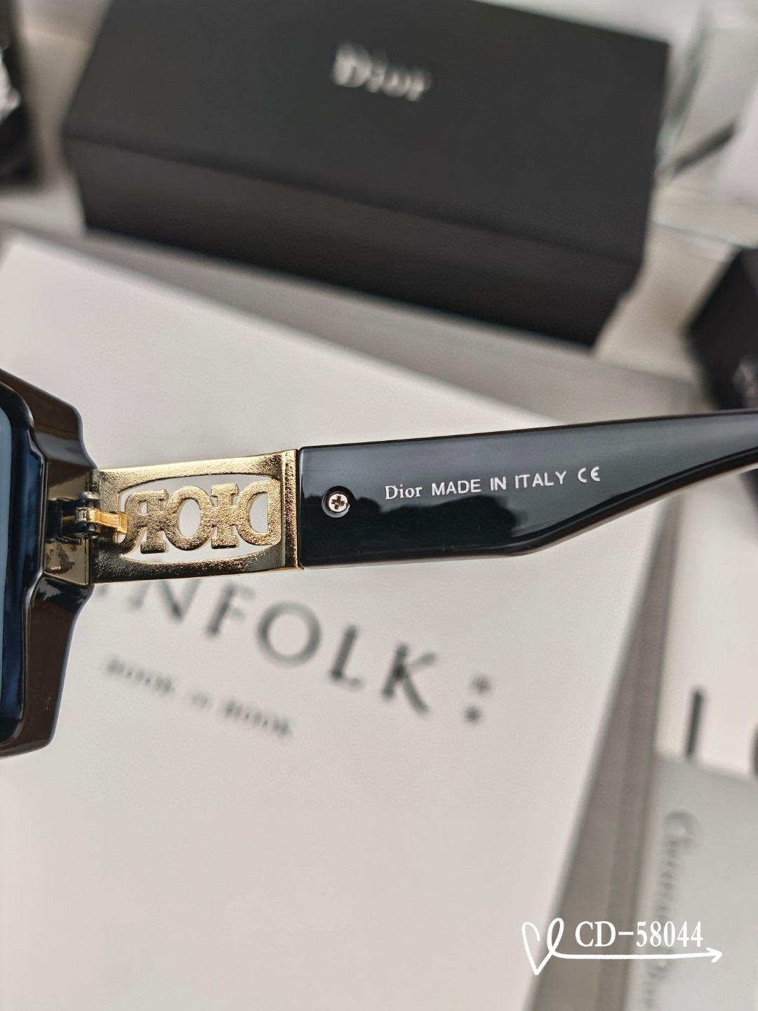    👓.【法国迪奥-DIOR】
         🕶️.【宝丽来树脂偏光镜片】
         ⭐️