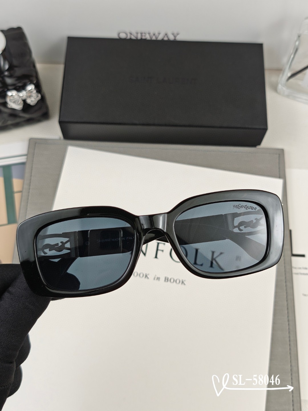   👓.【圣罗兰-ysl】
         🕶.【宝丽来树脂高清镜片】
         ⭐️ .【T