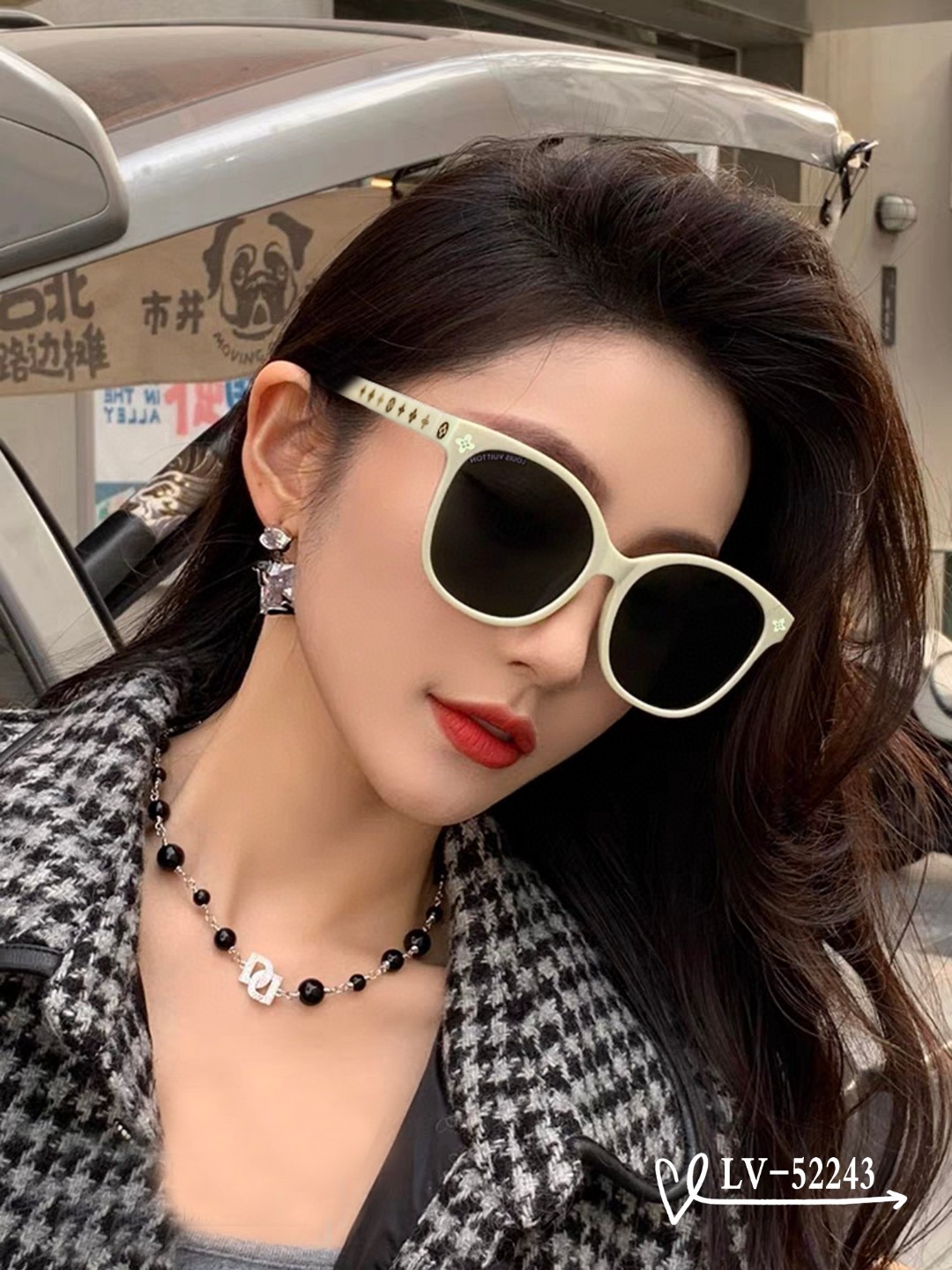 NO:249154,.【Louis Vuitton-LV】.【Polaroid resin lens】.【TR frame is light and comfortable to wear】.【size-13-145】.【New sunglasses reduce the burden of strong light, same style as celebrities, block harmful light and prevent radiation, essential products for travel and matching clothes, you can also use it when driving!  Lead the new fashion concept and don't let the sun disturb your interest. Model52243♀】Glasses, sunglasses, sunglasses, glasses, louis vuitton, louis vuitton19860909.【路易威登-LV】 .【宝丽来树脂镜片】 .【TR镜架轻便佩戴舒适】 .【size-13-145】 .【新款太阳镜减轻强光负担,明星同款,遮挡有害光线防辐射,出行旅游搭配衣服必备品,开车也可以用哦！引领时尚新概念,不让阳光打扰你的兴致.Model52243♀】眼镜墨镜太阳镜,眼镜,louis vuitton,louis vuitton,glasses