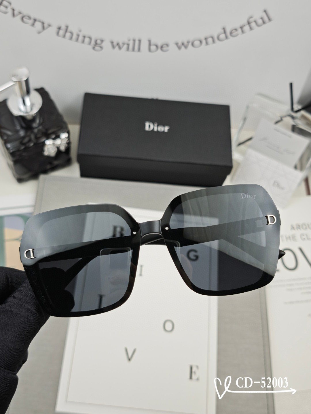    👓.【法国迪奥-DIOR】
         🕶️.【宝丽来树脂偏光镜片】
         ⭐️