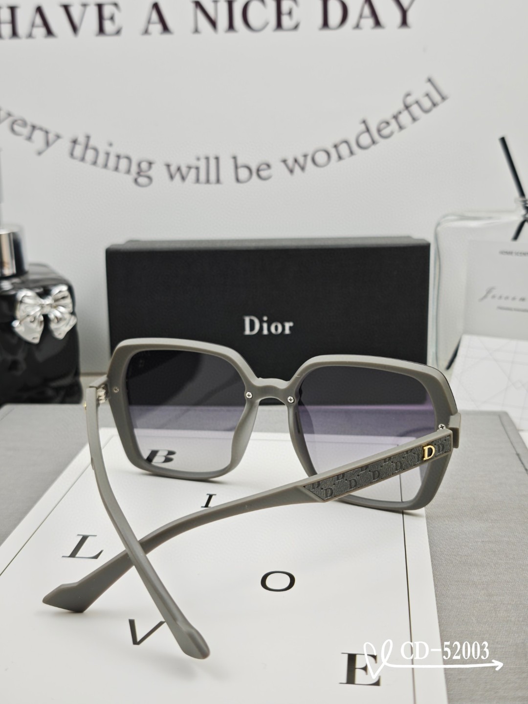    👓.【法国迪奥-DIOR】
         🕶️.【宝丽来树脂偏光镜片】
         ⭐️