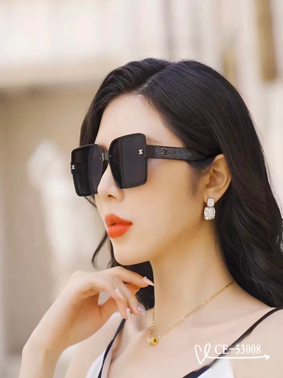 NO:249164,.【France Celin-CELINE】.【Polaroid resin polarized lens】.【TR90 frame is light and comfortable to wear】.【size 58-17-142,】.【Sun glasses reduce the burden of strong light, block harmful light and prevent radiation, must-have items for travel and clothes, and can be used when driving!  Temples show more luxurious taste. Brand concept - fashion is fleeting, style is eternal. It will bring you insight into the true meaning of fashion and enter the world of trends!  Model53008♀】Glasses sunglasses sunglasses, glasses, celine19860909.【法国塞林-CELINE】 .【宝丽来树脂偏光镜片】 .【TR90镜架轻便佩戴舒适】 .【size 58-17-142,】 .【款太阳镜减轻强光负担,遮挡有害光线防辐射,出行旅游搭配衣服必备品,开车也可以用哦！镜腿更显奢华品味.品牌理念-流行稍纵即逝,风格永存. 带您洞悉时尚真谛,踏入潮流世界！ Model53008♀】眼镜墨镜太阳镜,眼镜,celine,glasses