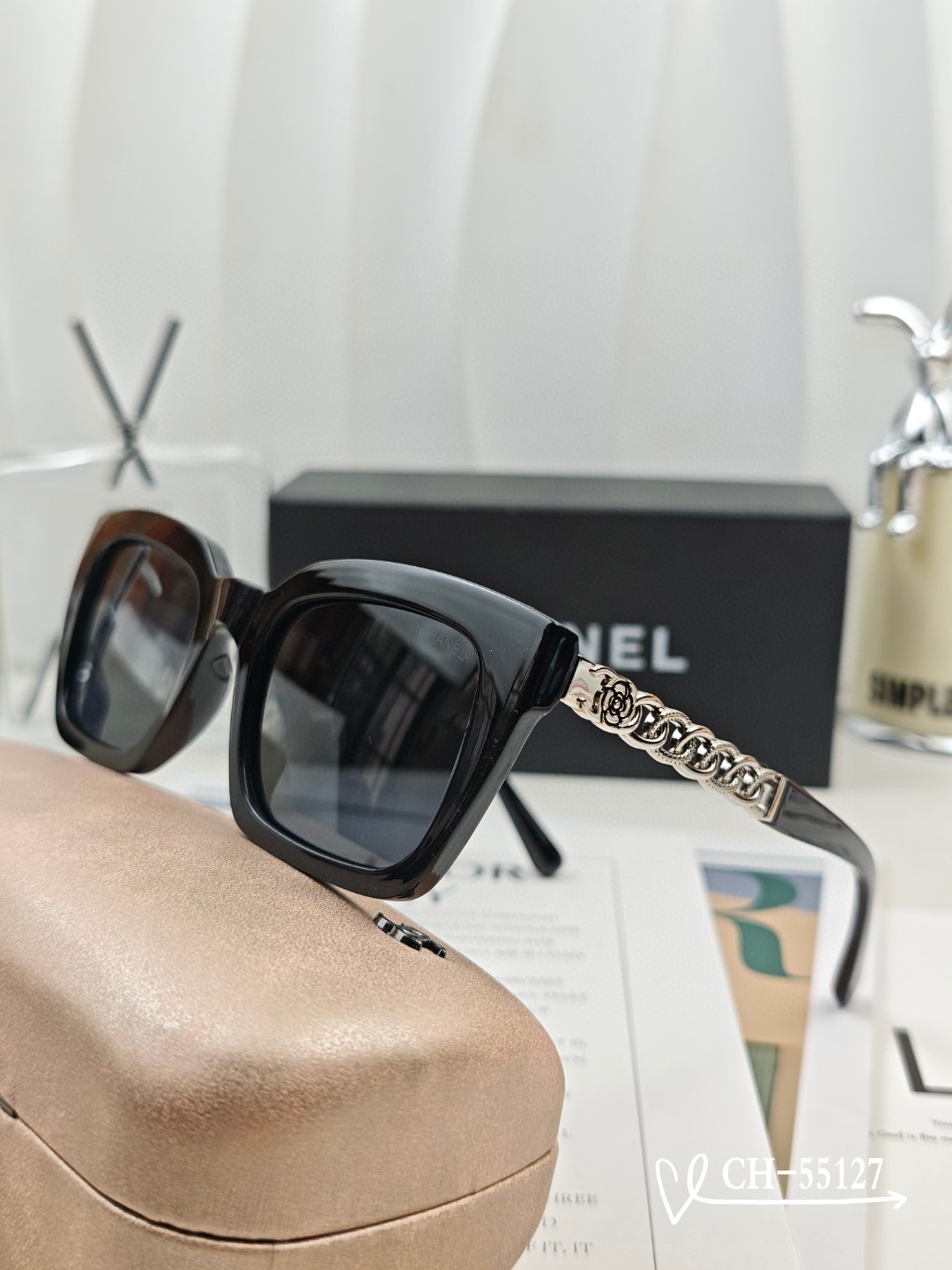   👓.【法国香奈儿-CHANEL】
         🕶.【宝丽来树脂高清镜片】
         ⭐