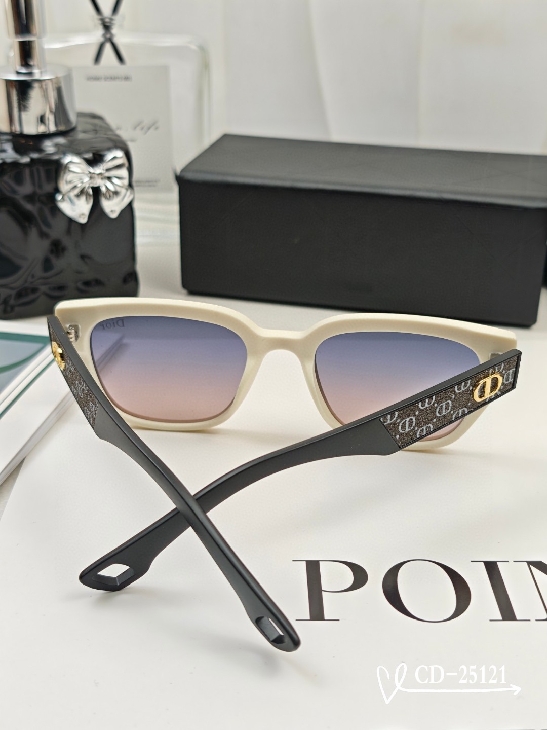    👓.【法国迪奥-DIOR】
         🕶️.【宝丽来树脂偏光镜片】
         ⭐️