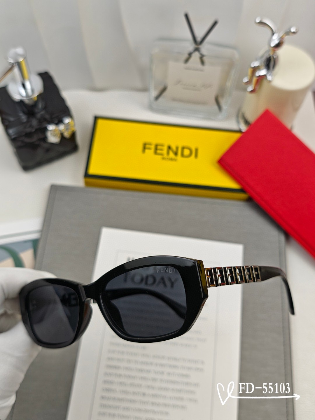   👓.【意大利芬迪-FENDI】
         🕶.【宝丽来树脂偏光镜片】
         ⭐️