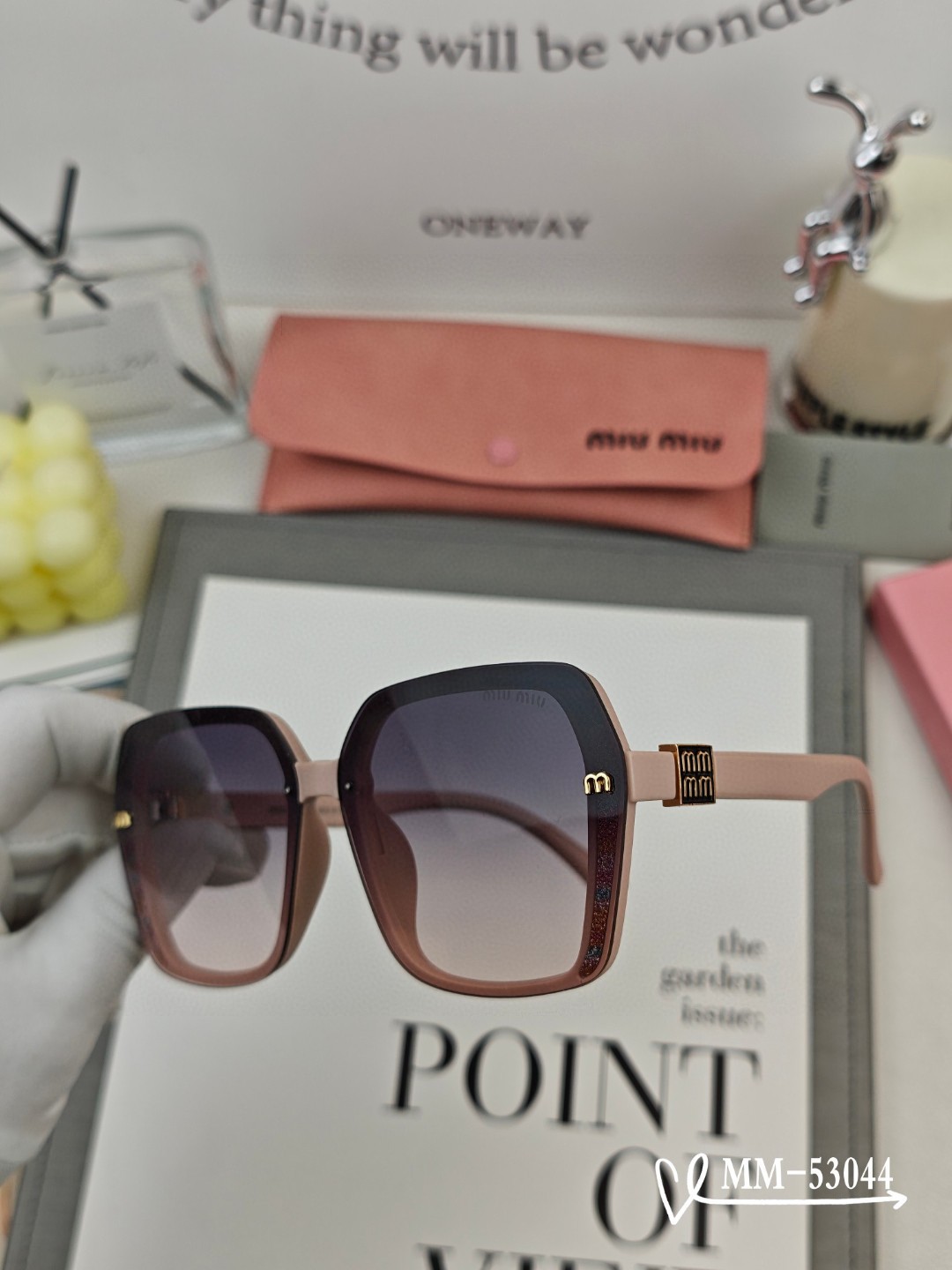   👓.【意大利谬谬-miumiu】
         🕶.【宝丽来树脂偏光镜片】
         ⭐