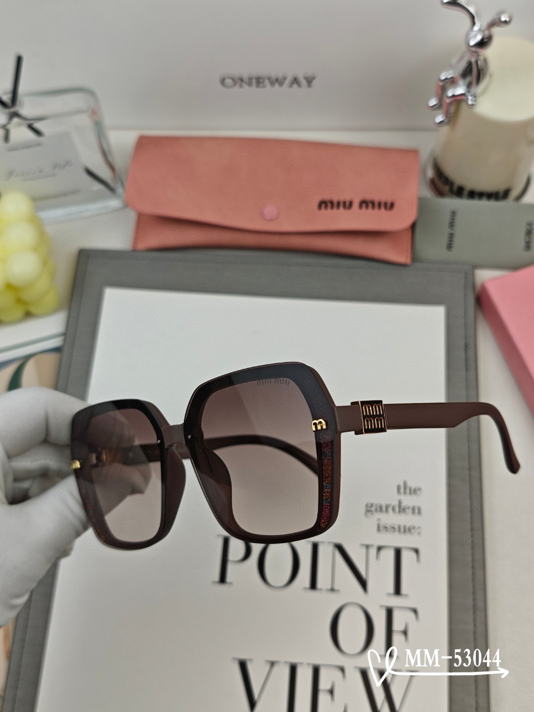   👓.【意大利谬谬-miumiu】
         🕶.【宝丽来树脂偏光镜片】
         ⭐