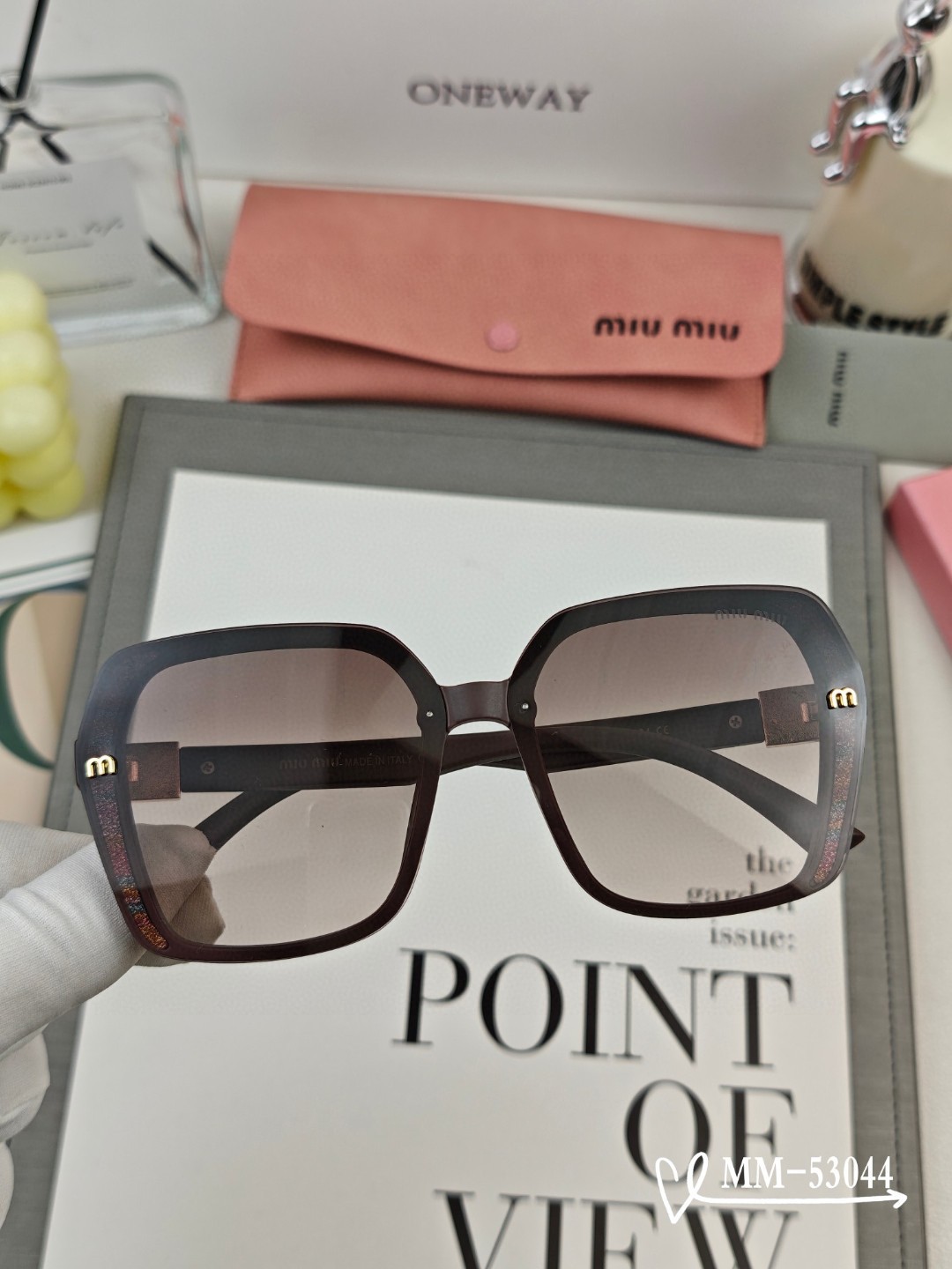   👓.【意大利谬谬-miumiu】
         🕶.【宝丽来树脂偏光镜片】
         ⭐