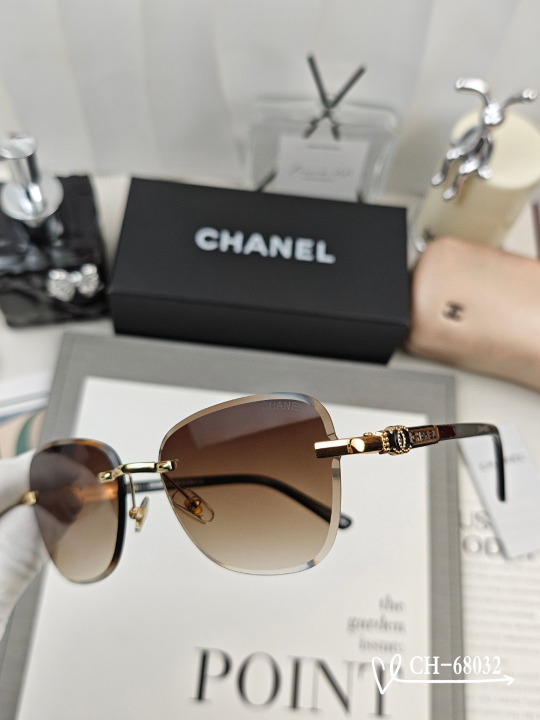   👓.【法国香奈儿-CHANEL】
         🕶.【宝丽来树脂高清镜片】
         ⭐