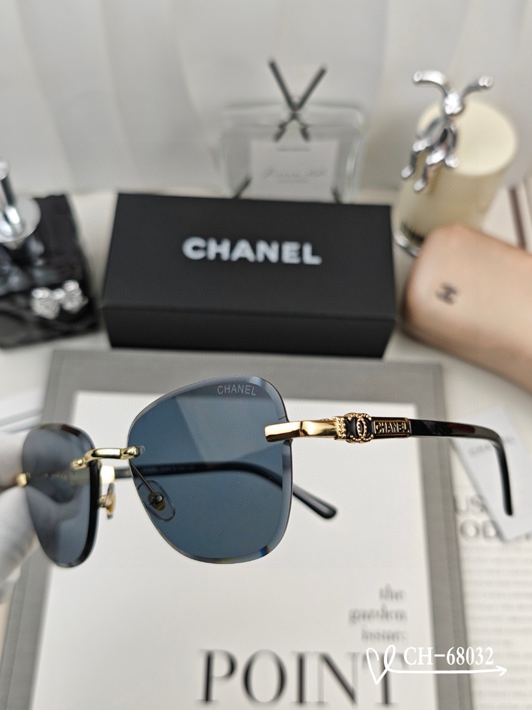  👓.【法国香奈儿-CHANEL】
         🕶.【宝丽来树脂高清镜片】
         ⭐