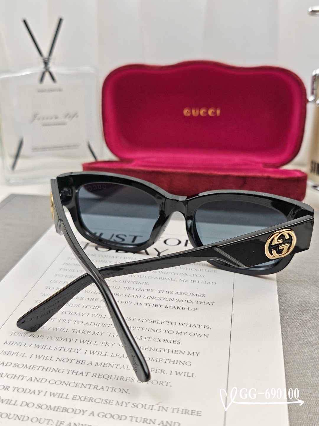   👓.【意大利古奇-GUCCI】
         🕶.【宝丽来树脂高清镜片】
         ⭐️
