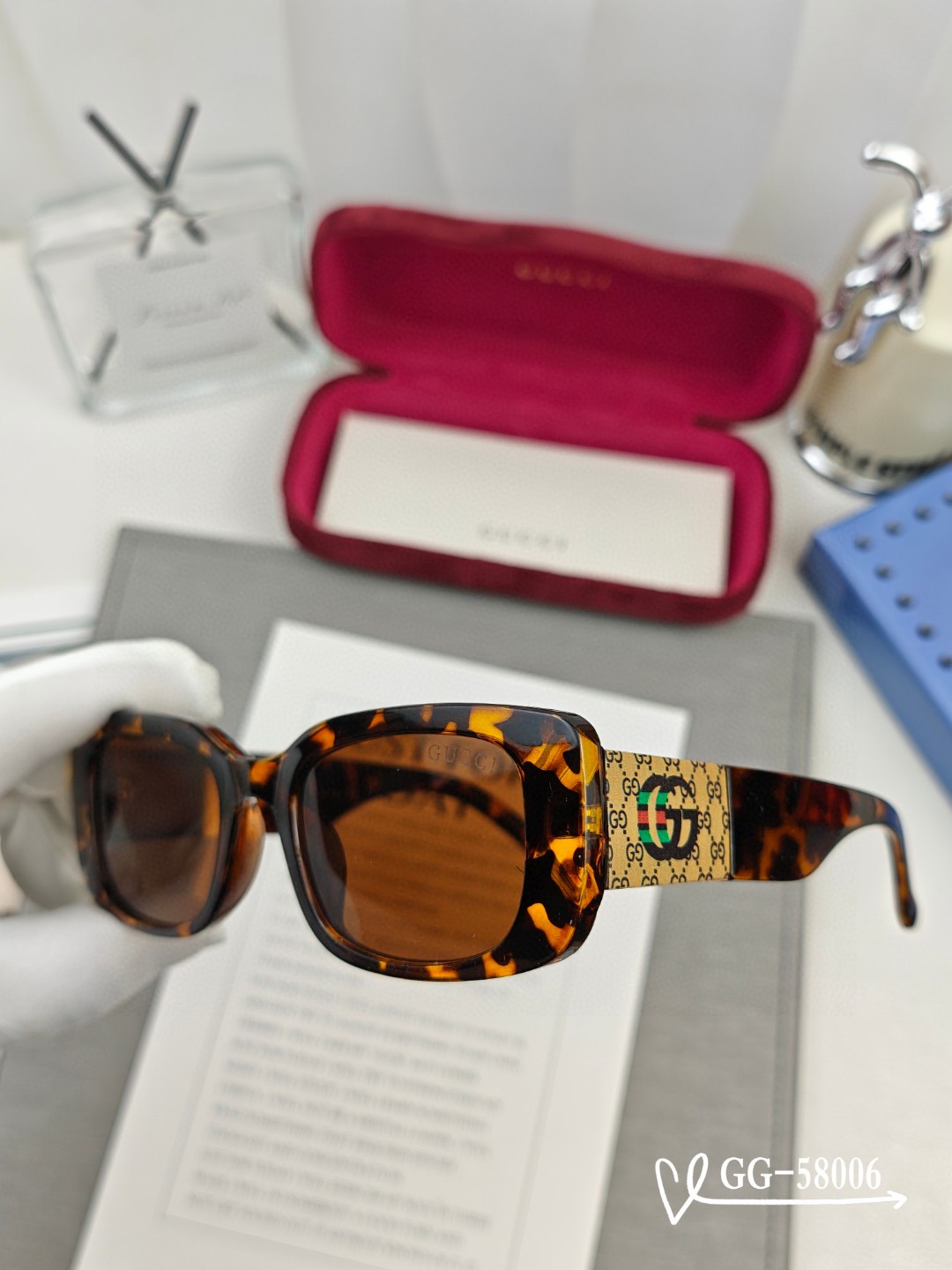   👓.【意大利古奇-GUCCI】
         🕶.【宝丽来树脂高清镜片】
         ⭐️