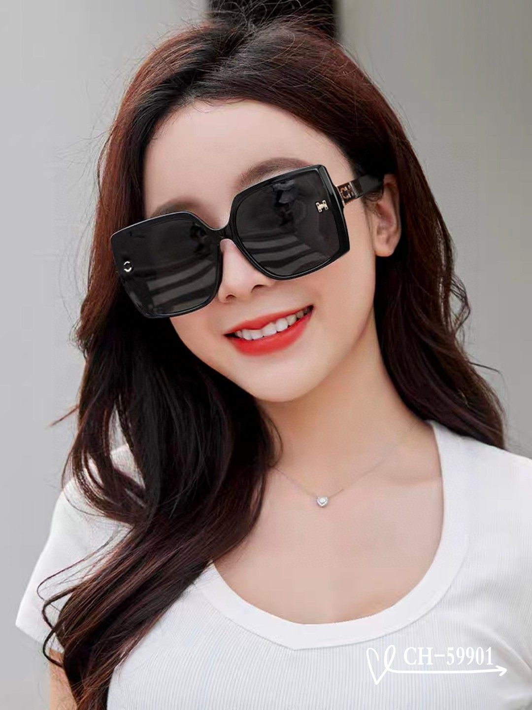   👓.【法国香奈儿-CHANEL】
         🕶.【宝丽来树脂高清镜片】
         ⭐
