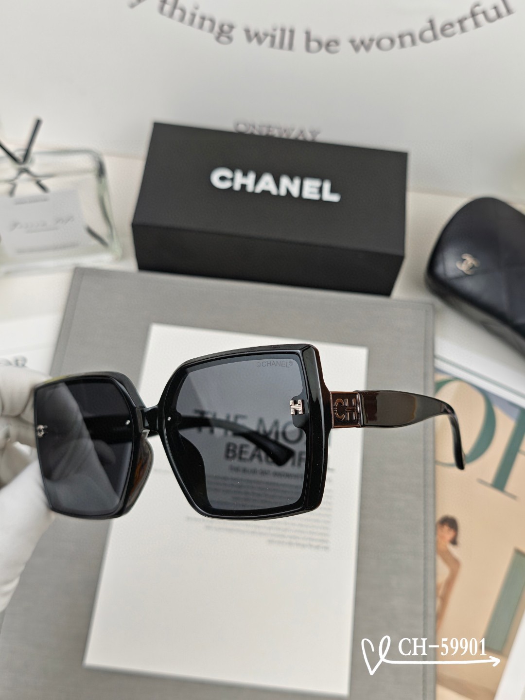   👓.【法国香奈儿-CHANEL】
         🕶.【宝丽来树脂高清镜片】
         ⭐