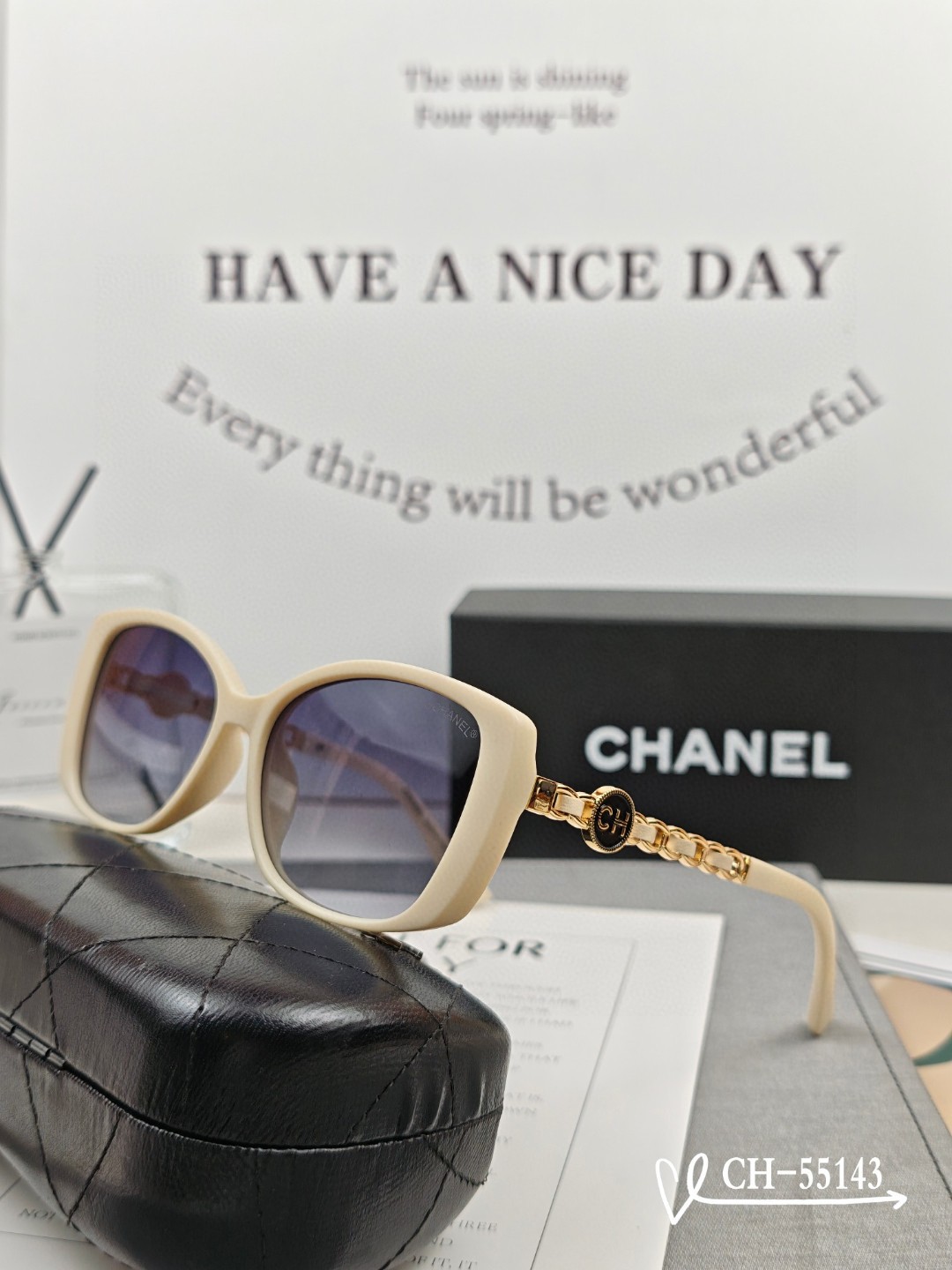   👓.【法国香奈儿-CHANEL】
         🕶.【宝丽来树脂高清镜片】
         ⭐