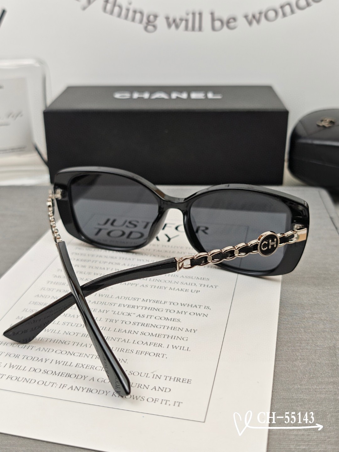   👓.【法国香奈儿-CHANEL】
         🕶.【宝丽来树脂高清镜片】
         ⭐