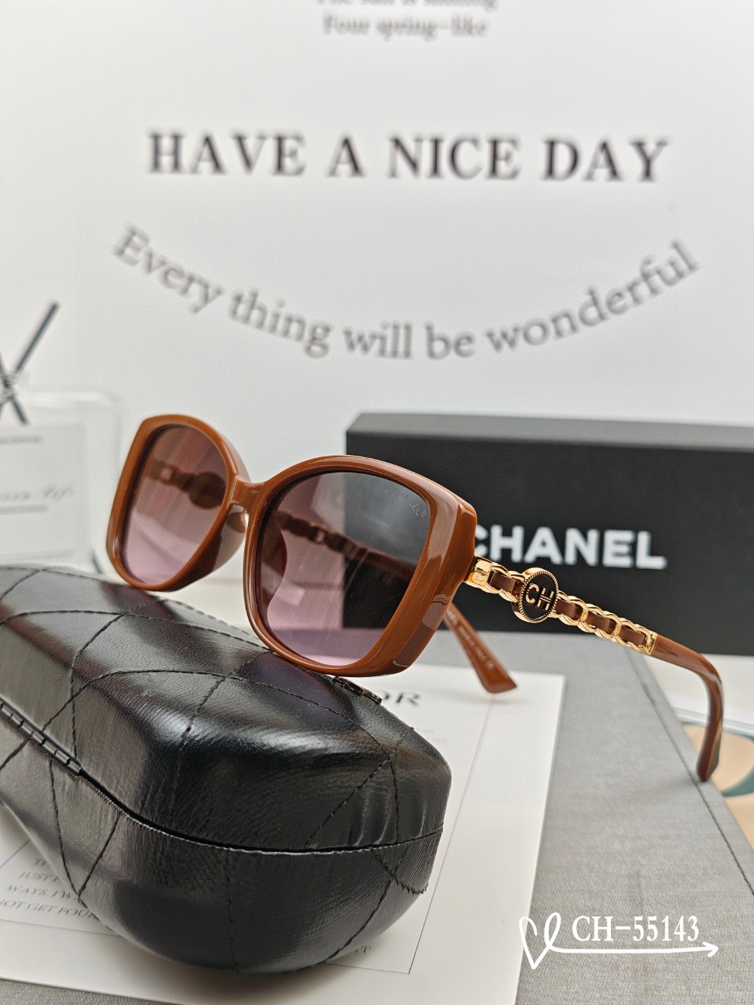   👓.【法国香奈儿-CHANEL】
         🕶.【宝丽来树脂高清镜片】
         ⭐