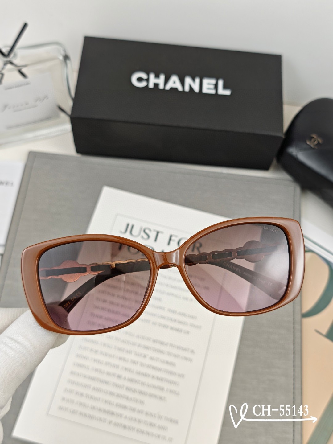   👓.【法国香奈儿-CHANEL】
         🕶.【宝丽来树脂高清镜片】
         ⭐