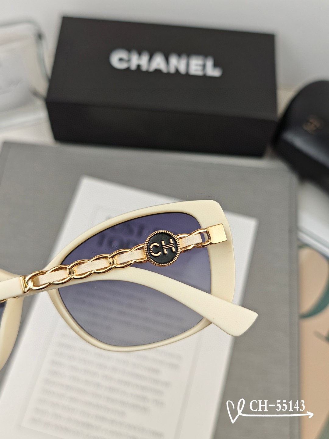   👓.【法国香奈儿-CHANEL】
         🕶.【宝丽来树脂高清镜片】
         ⭐