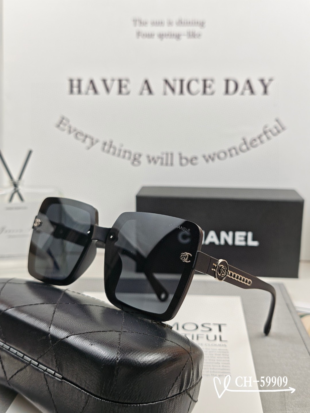   👓.【法国香奈儿-CHANEL】
         🕶.【宝丽来树脂高清镜片】
         ⭐