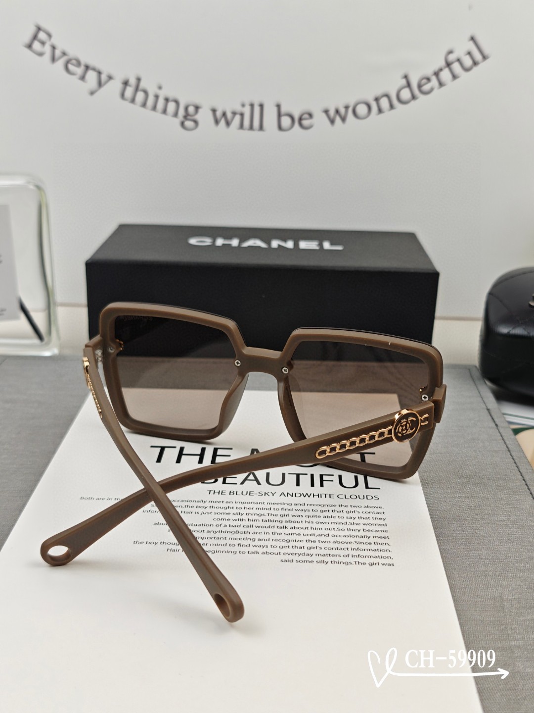   👓.【法国香奈儿-CHANEL】
         🕶.【宝丽来树脂高清镜片】
         ⭐