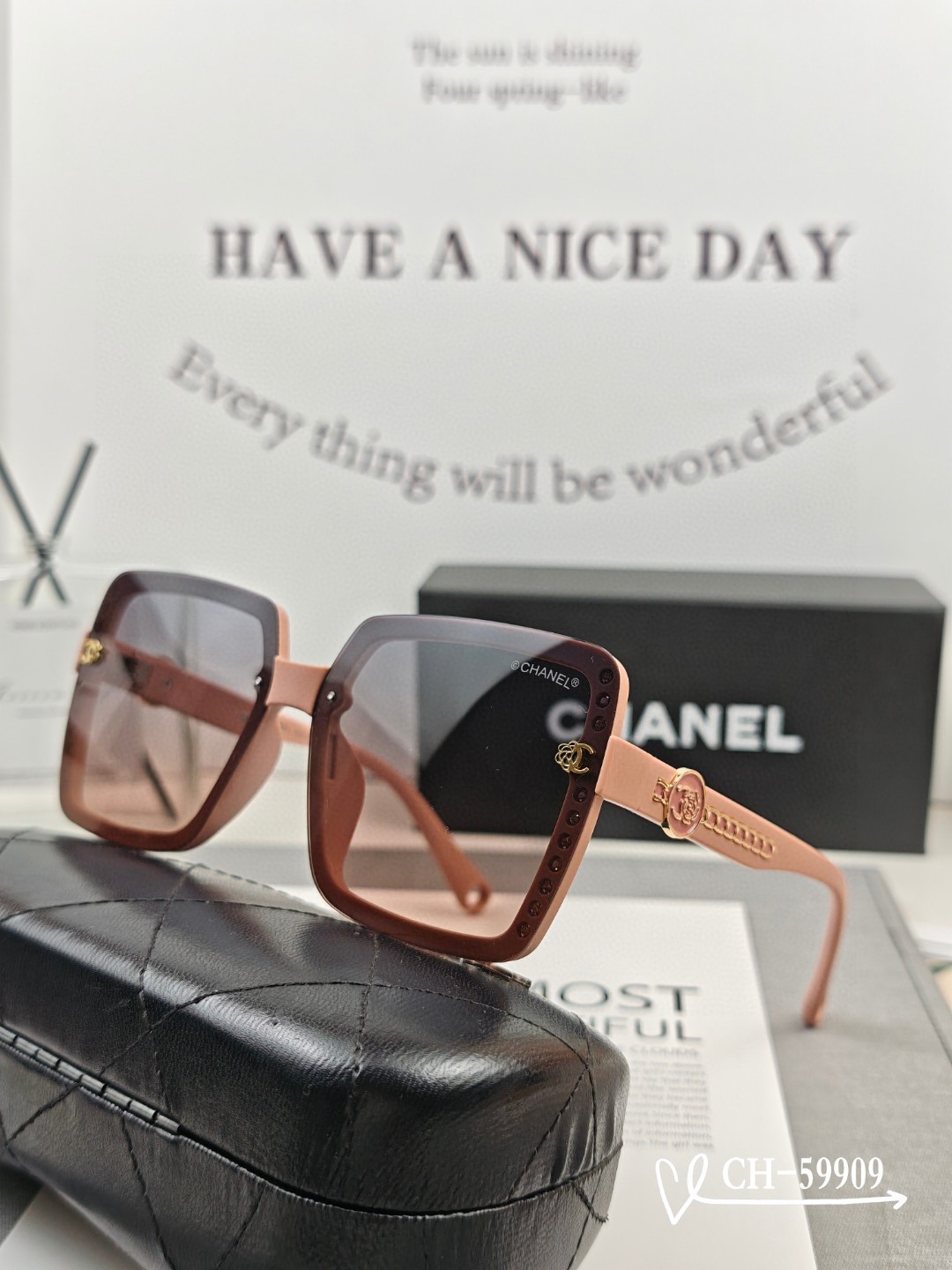   👓.【法国香奈儿-CHANEL】
         🕶.【宝丽来树脂高清镜片】
         ⭐