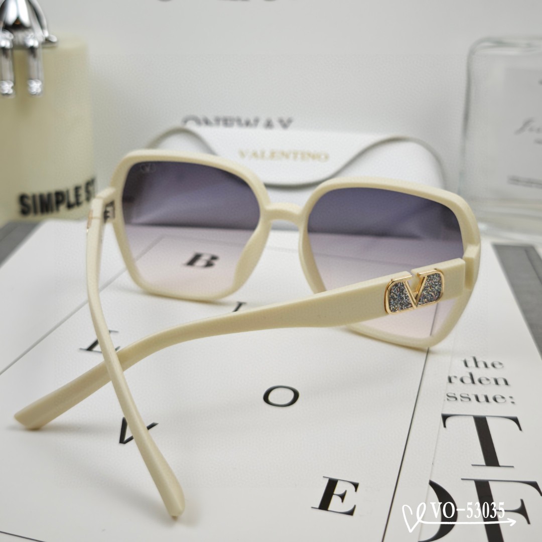   👓.【VALENTINO-华伦天奴】
         🕶.【宝丽来树脂镜片】
         ⭐