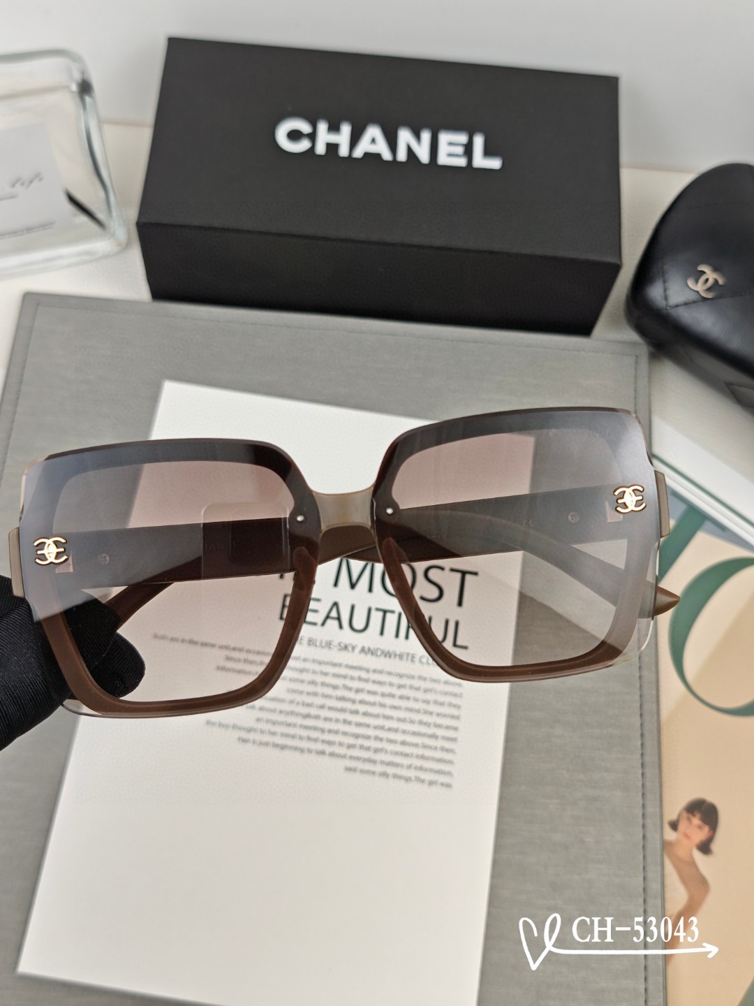   👓.【法国香奈儿-CHANEL】
         🕶.【宝丽来树脂高清镜片】
         ⭐
