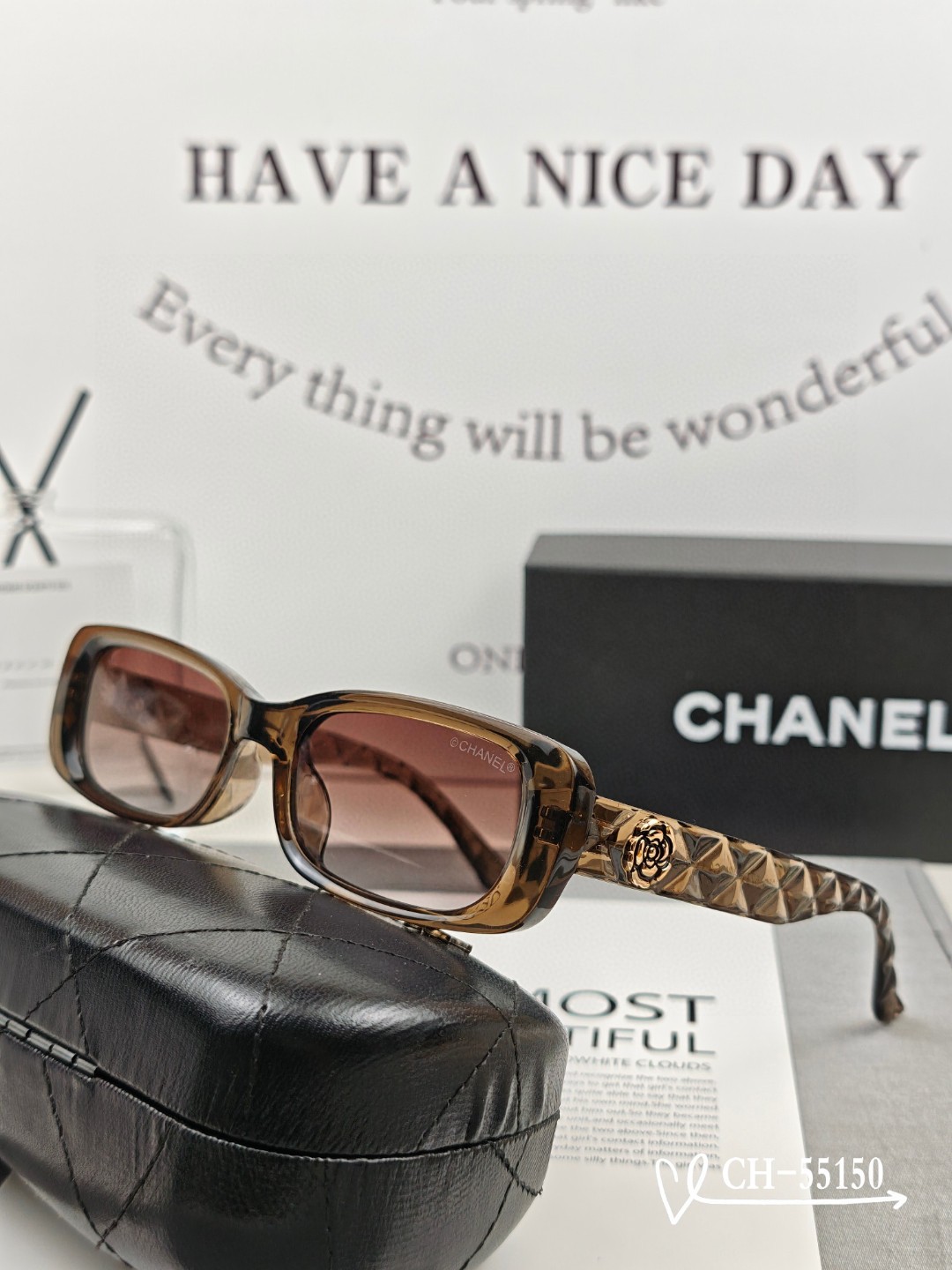   👓.【法国香奈儿-CHANEL】
         🕶.【宝丽来树脂高清镜片】
         ⭐